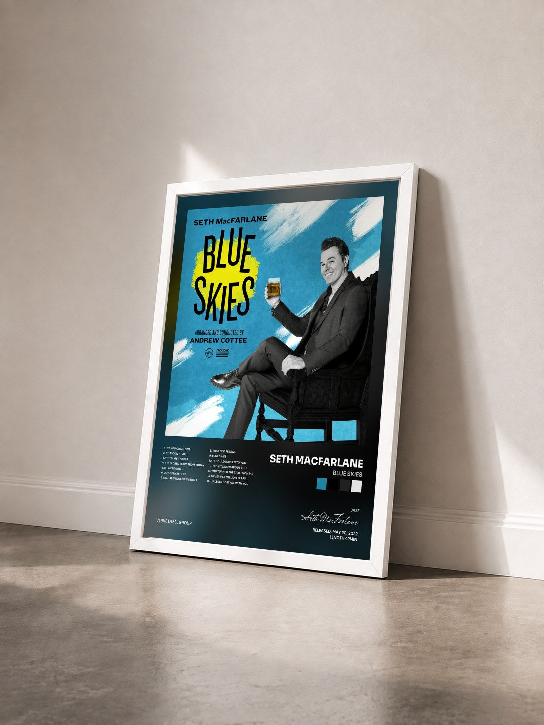 #blanc Tableau de l'album Blue Skies de Seth MacFarlane vu de trois quarts, cadre blanc