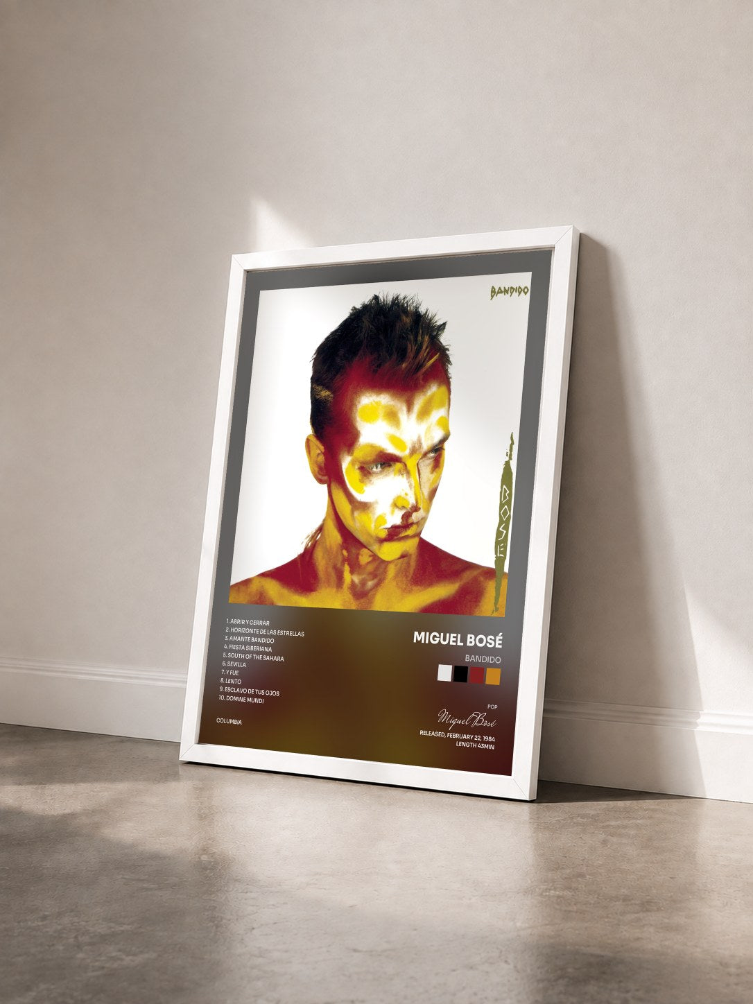 #blanc Tableau de l'album Bandido de Miguel Bosé vu de trois quarts, cadre blanc