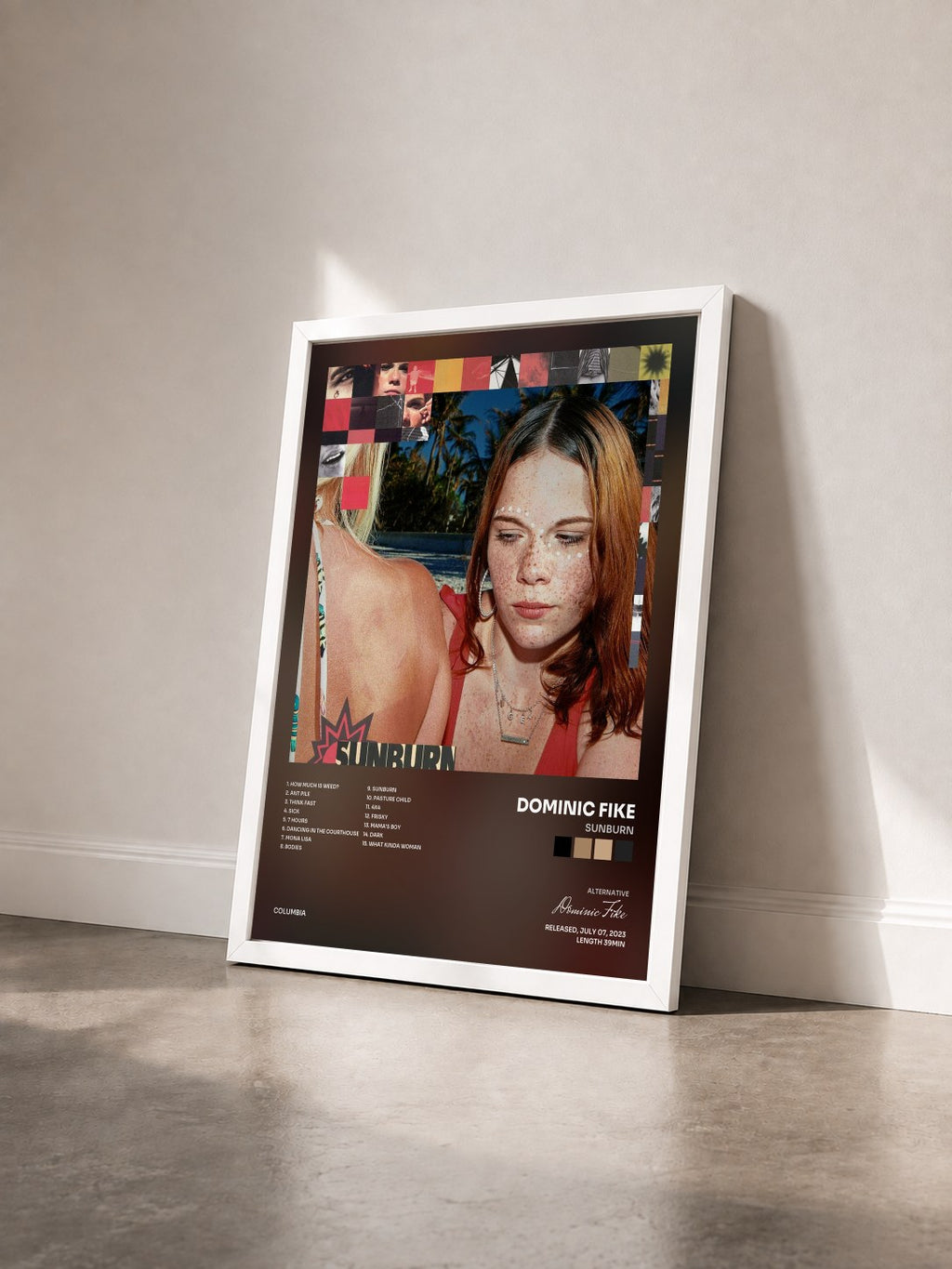 #blanc Tableau de l'album Sunburn de Dominic Fike vu de trois quarts, cadre blanc