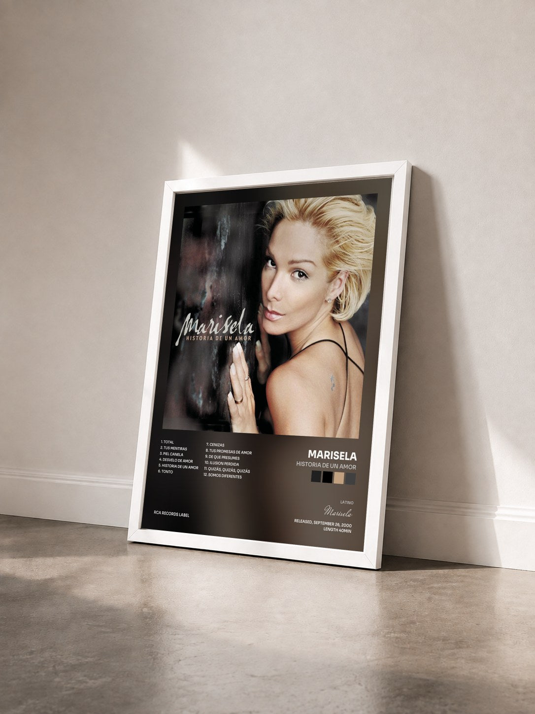 #blanc Tableau de l'album Historia de un Amor de Marisela vu de trois quarts, cadre blanc