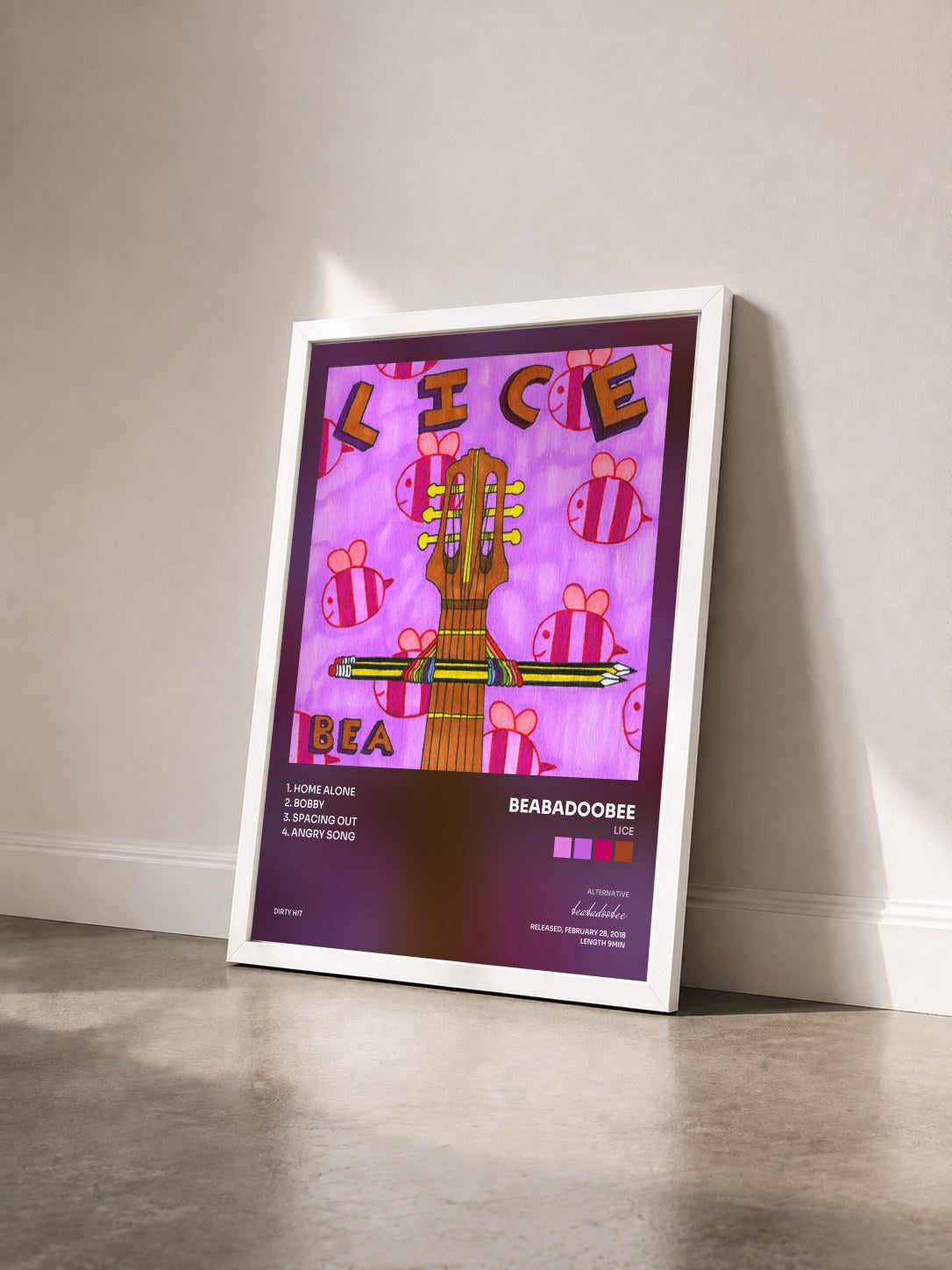 #blanc Tableau de l'album Lice de beabadoobee vu de trois quarts, cadre blanc