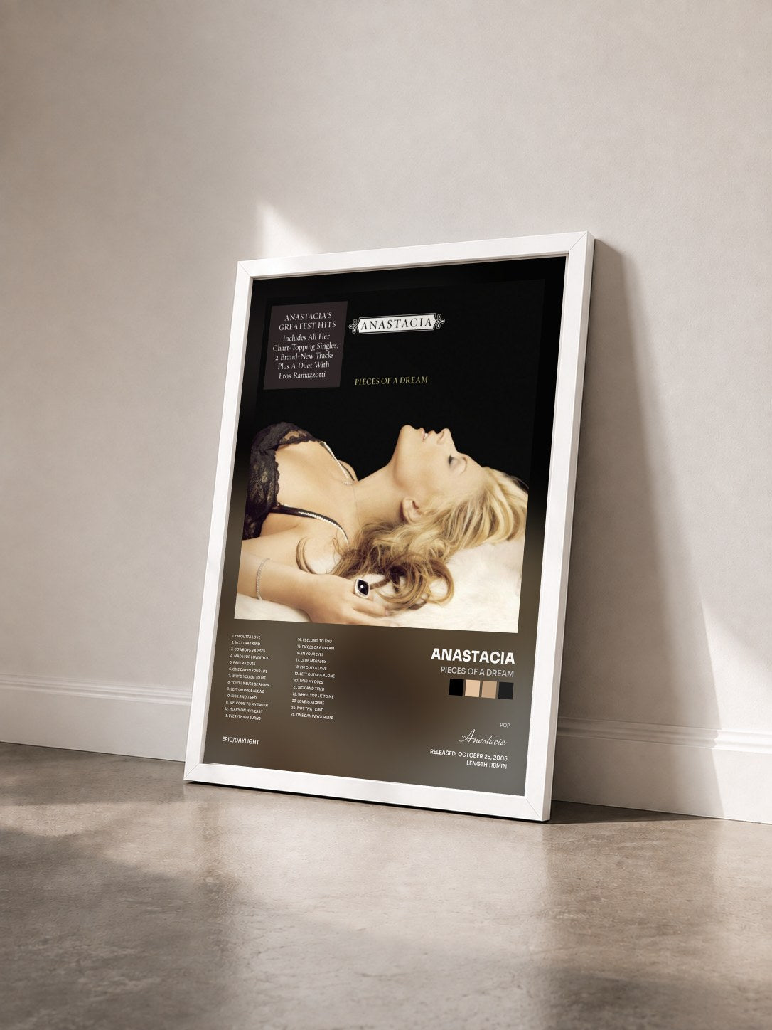 #blanc Tableau de l'album Pieces of A Dream de Anastacia vu de trois quarts, cadre blanc
