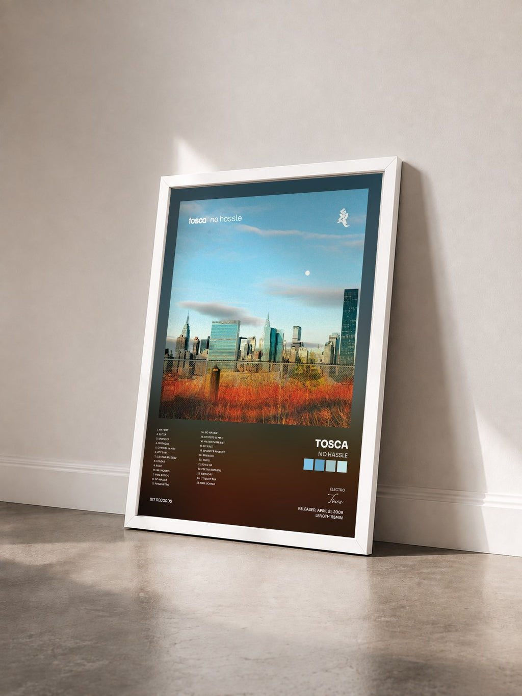 #blanc Tableau de l'album No Hassle de Tosca vu de trois quarts, cadre blanc