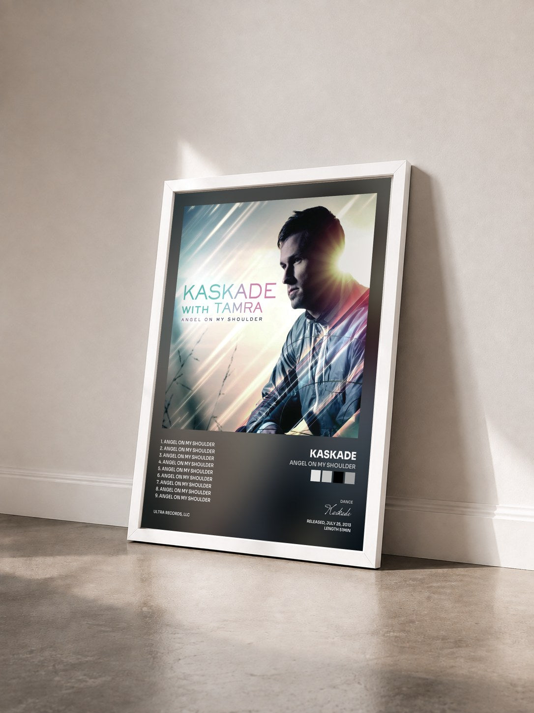 #blanc Tableau de l'album Angel on My Shoulder de Kaskade vu de trois quarts, cadre blanc