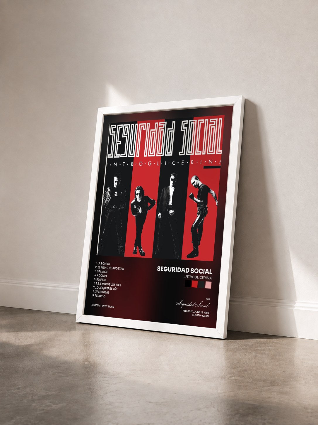 #blanc Tableau de l'album Introglicerina de Seguridad Social vu de trois quarts, cadre blanc