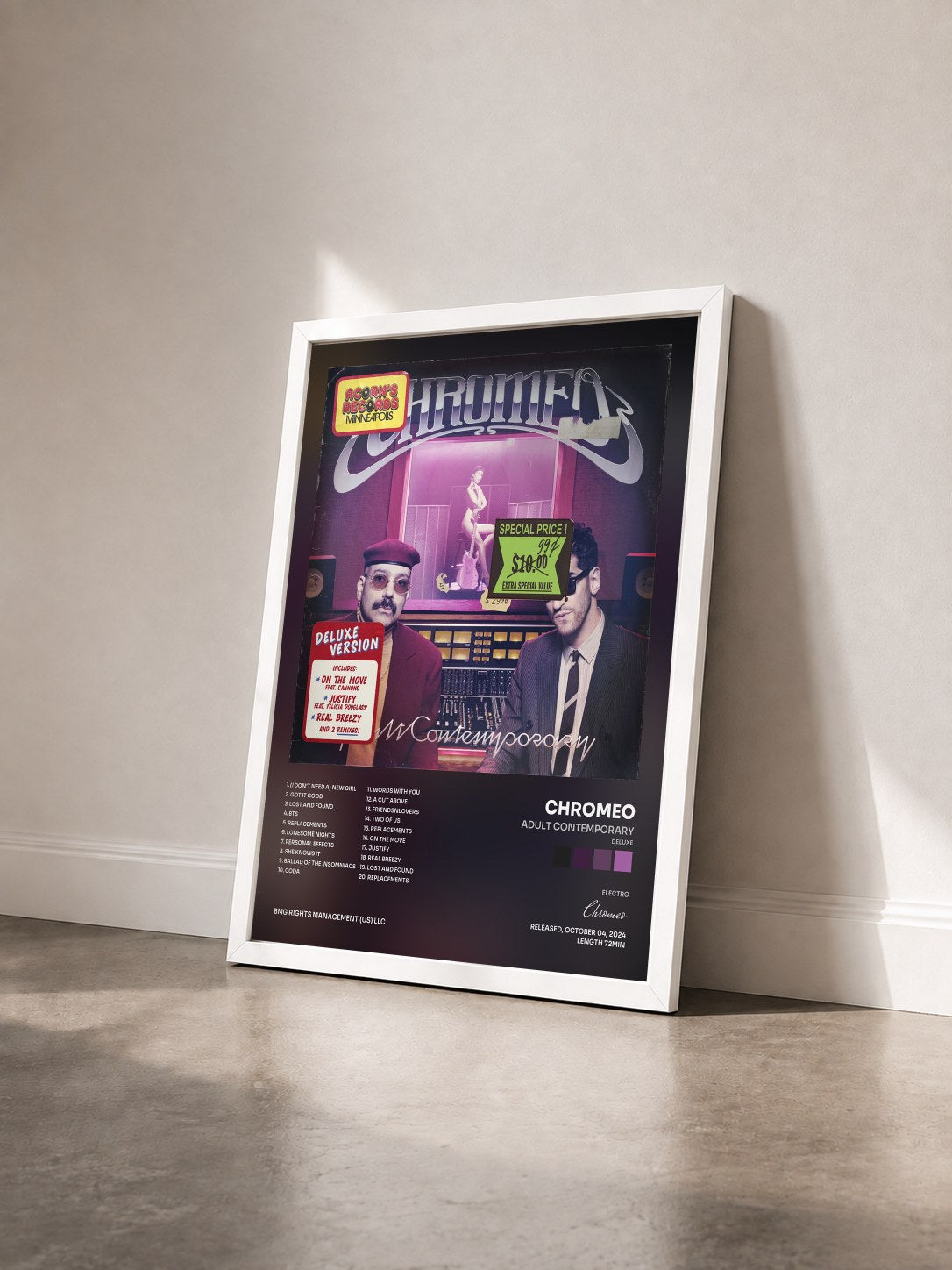 #blanc Tableau de l'album Adult Contemporary (Deluxe) de Chromeo vu de trois quarts, cadre blanc