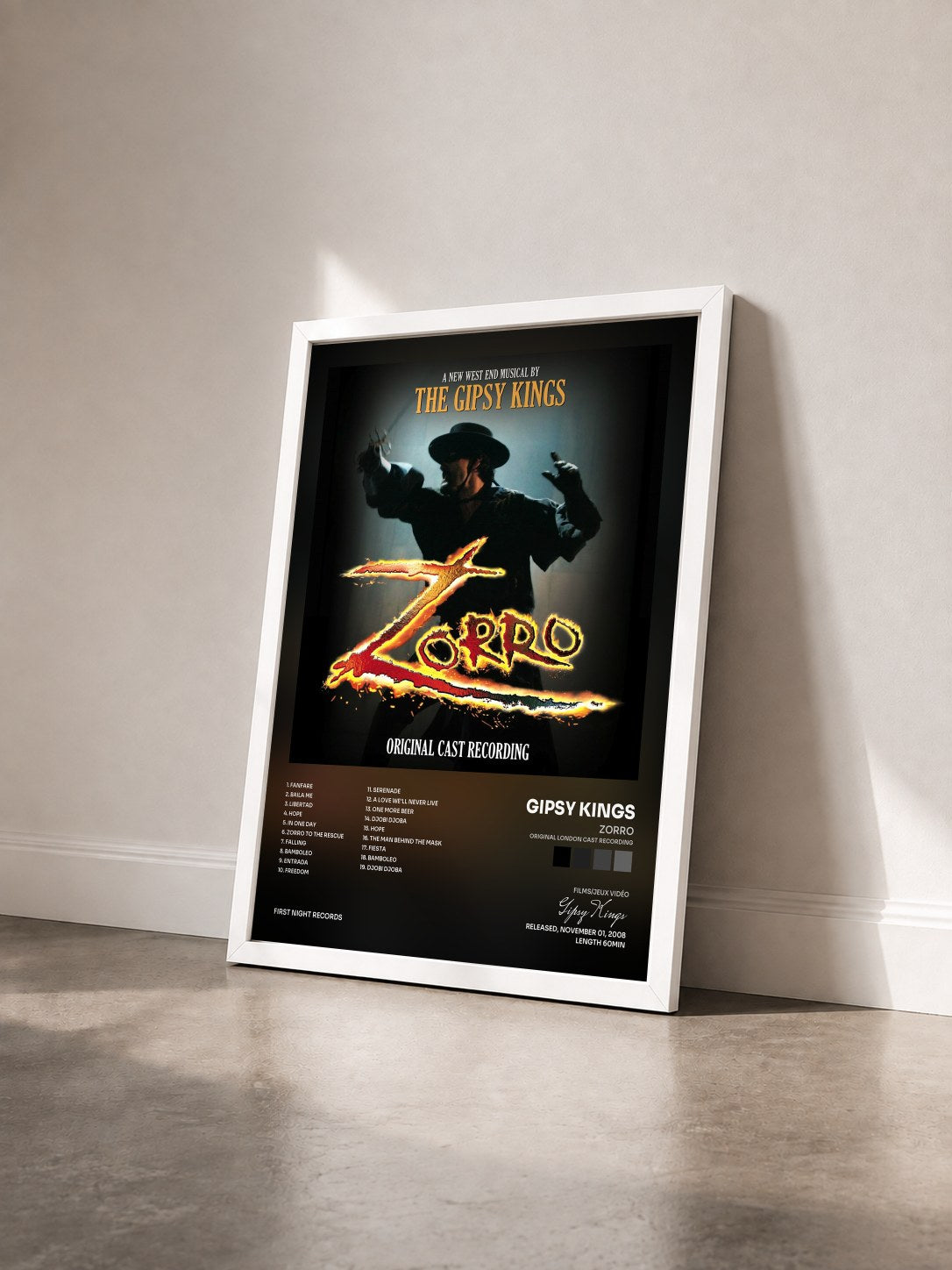 #blanc Tableau de l'album Zorro (Original London Cast Recording) de Gipsy Kings vu de trois quarts, cadre blanc