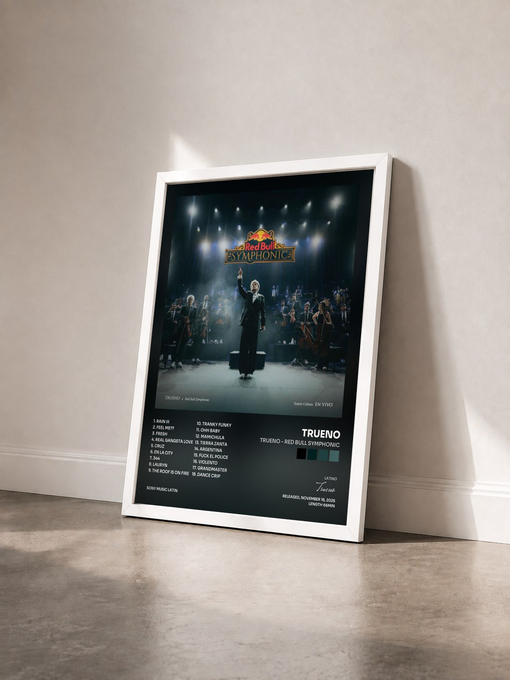#blanc Tableau de l'album Trueno - Red Bull Symphonic de Trueno vu de trois quarts, cadre blanc