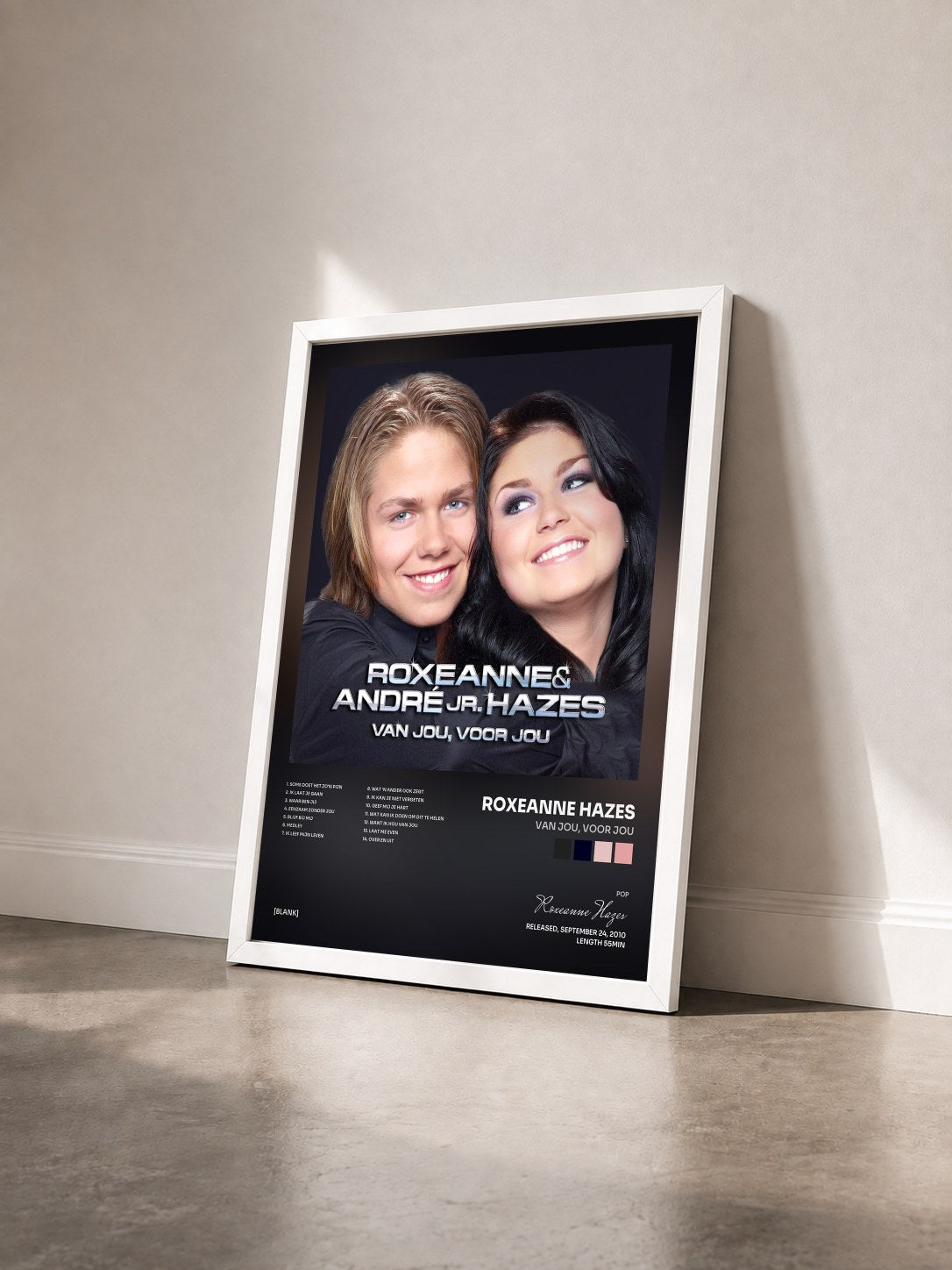 #blanc Tableau de l'album Van Jou, Voor Jou de Roxeanne Hazes vu de trois quarts, cadre blanc