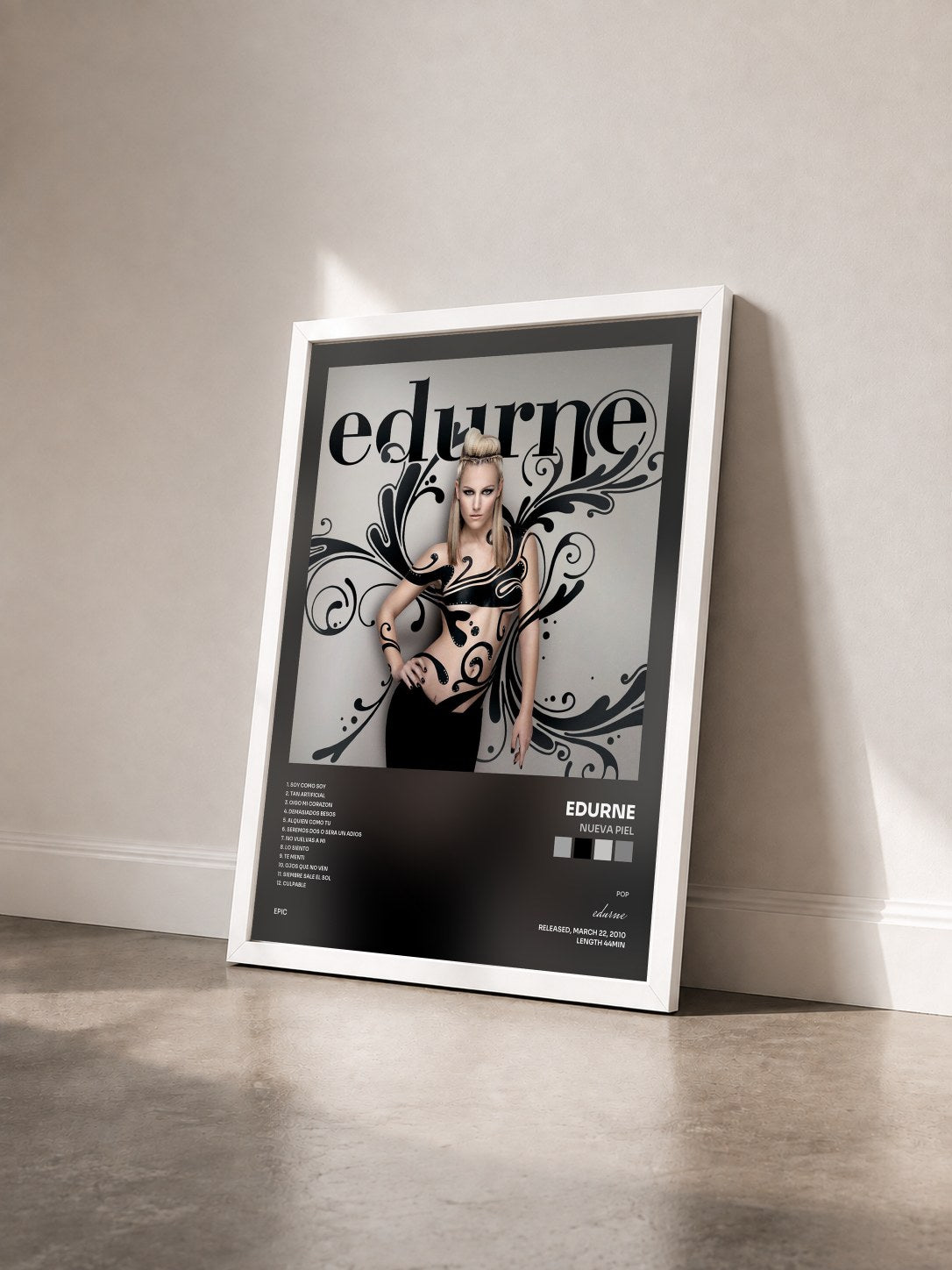 #blanc Tableau de l'album Nueva Piel de edurne vu de trois quarts, cadre blanc