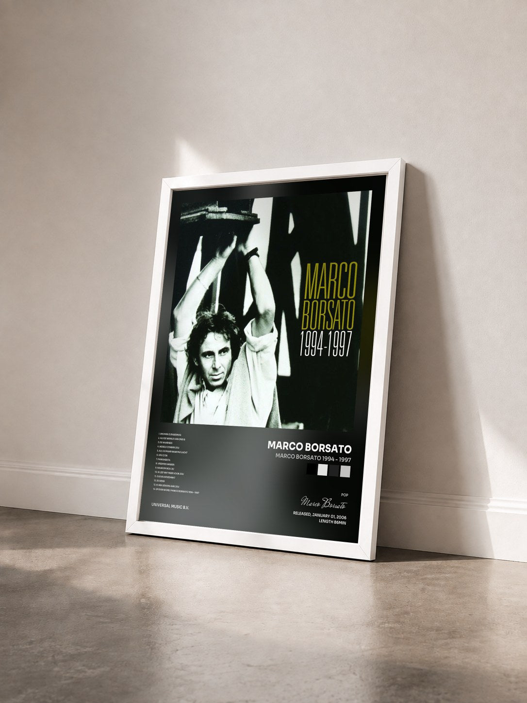 #blanc Tableau de l'album Marco Borsato 1994 - 1997 de Marco Borsato vu de trois quarts, cadre blanc