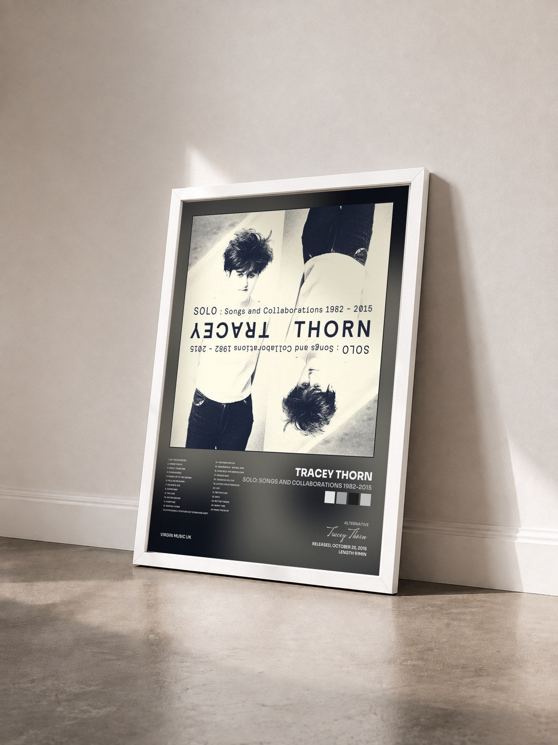 #blanc Tableau de l'album Solo: Songs And Collaborations 1982-2015 de Tracey Thorn vu de trois quarts, cadre blanc