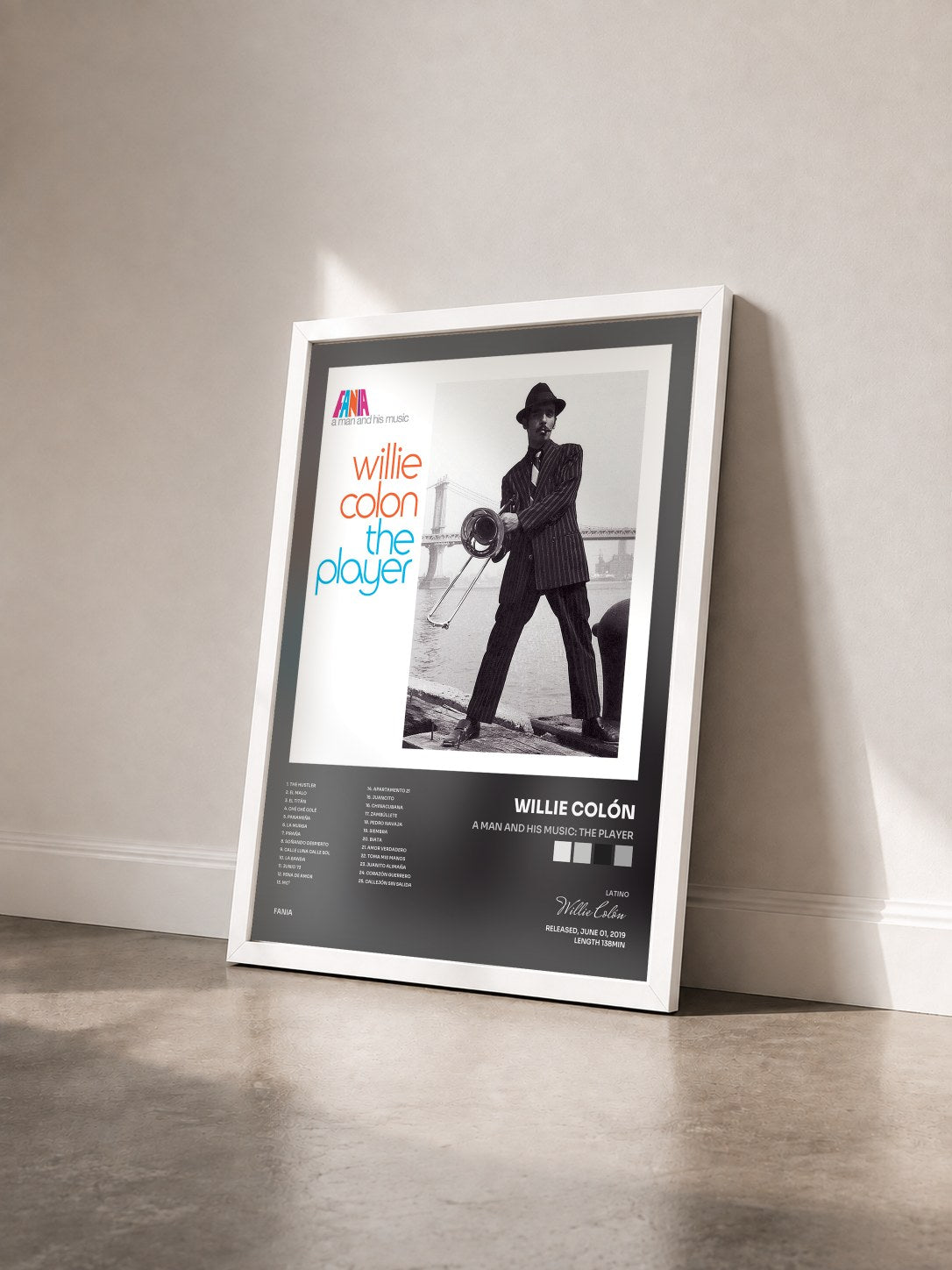 #blanc Tableau de l'album A Man And His Music: The Player de Willie Colón vu de trois quarts, cadre blanc