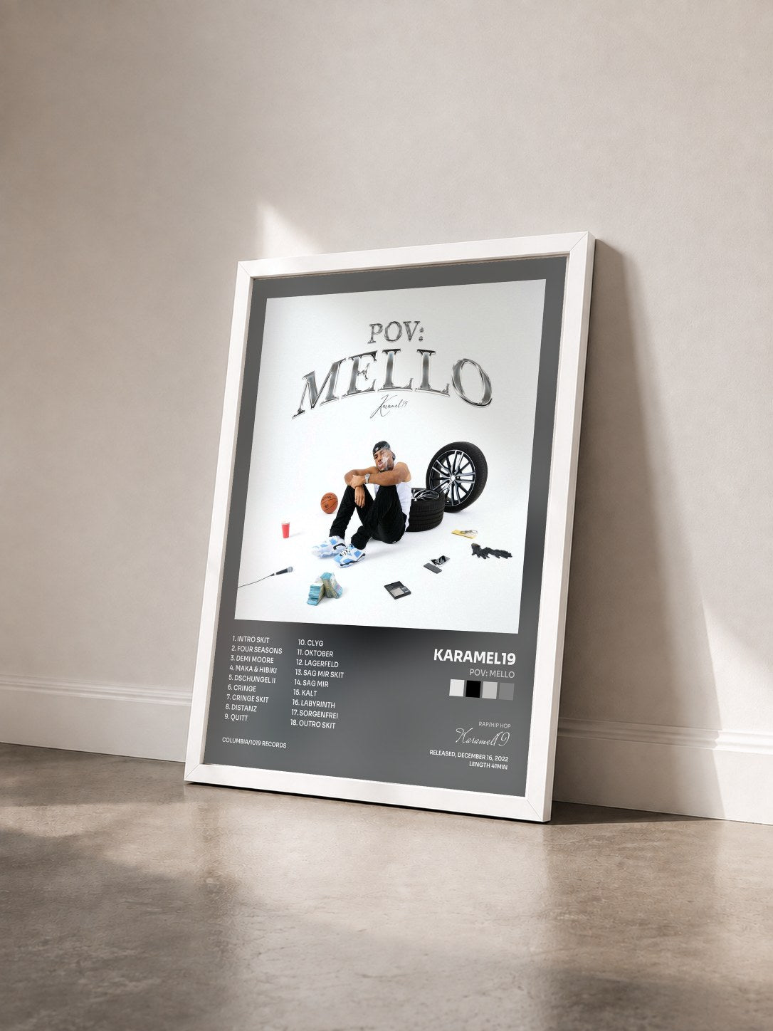 #blanc Tableau de l'album POV: Mello de Karamel19 vu de trois quarts, cadre blanc