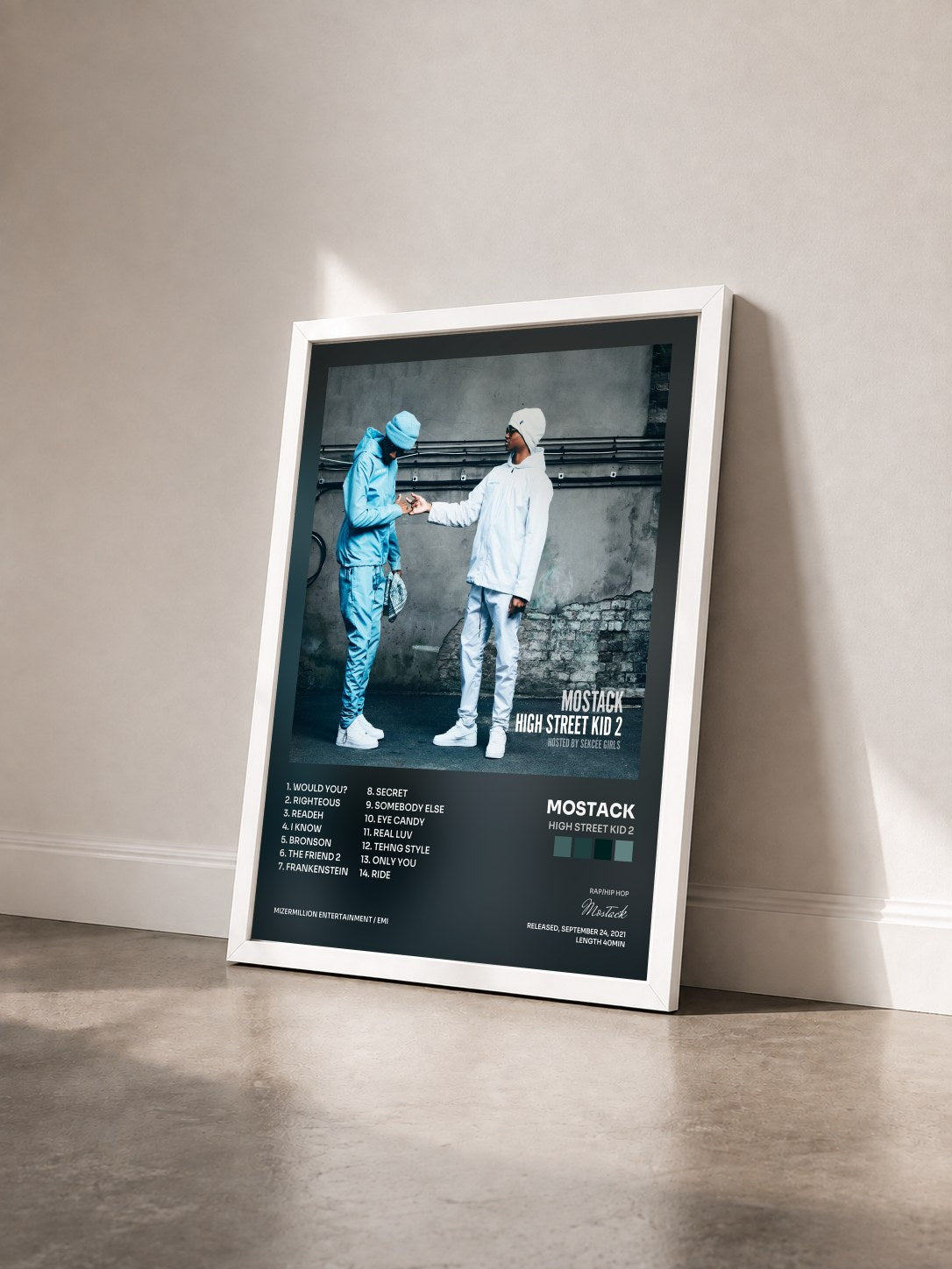 #blanc Tableau de l'album High Street Kid 2 de Mostack vu de trois quarts, cadre blanc