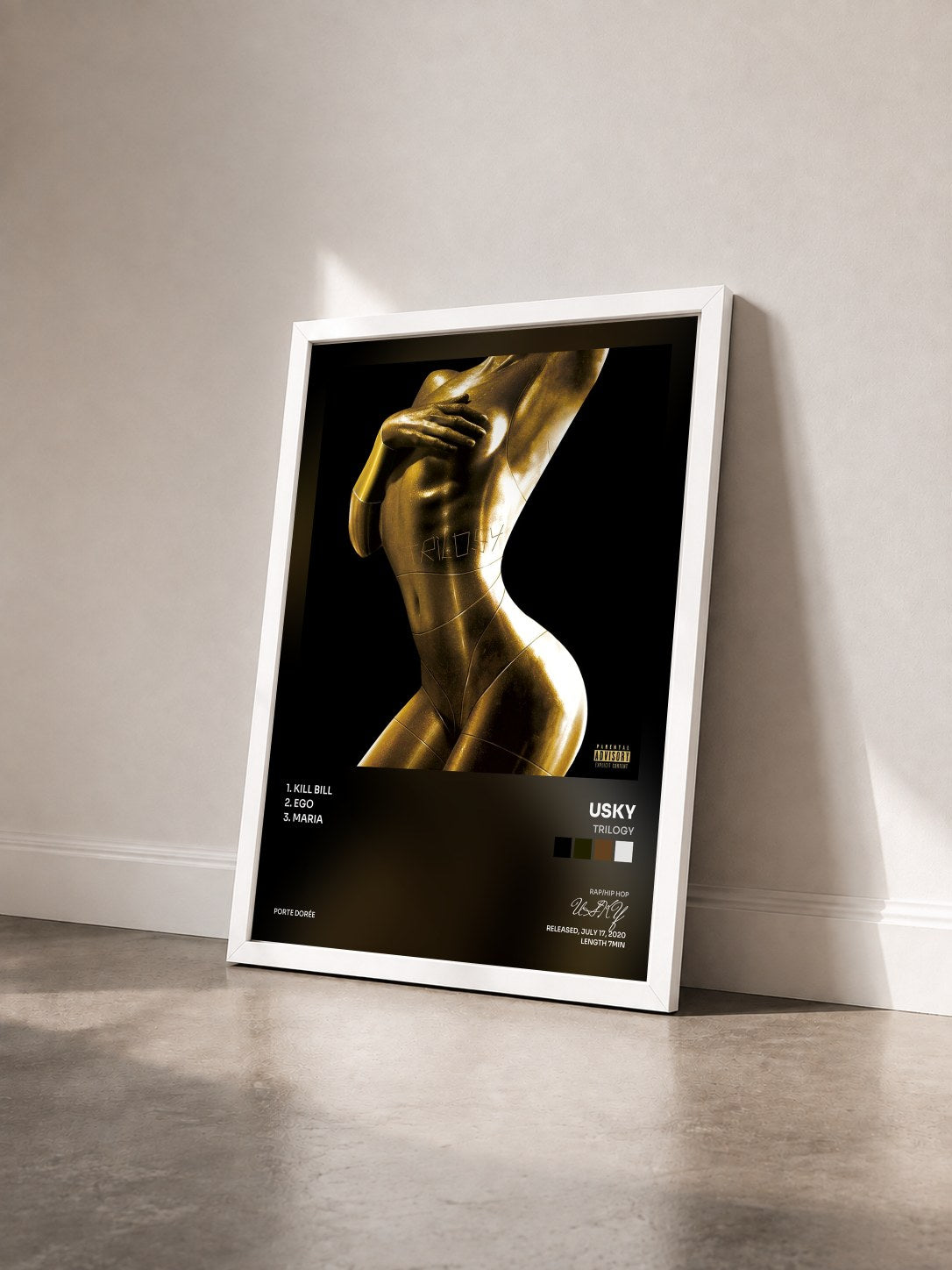 #blanc Tableau de l'album TRILOGY de USKY vu de trois quarts, cadre blanc