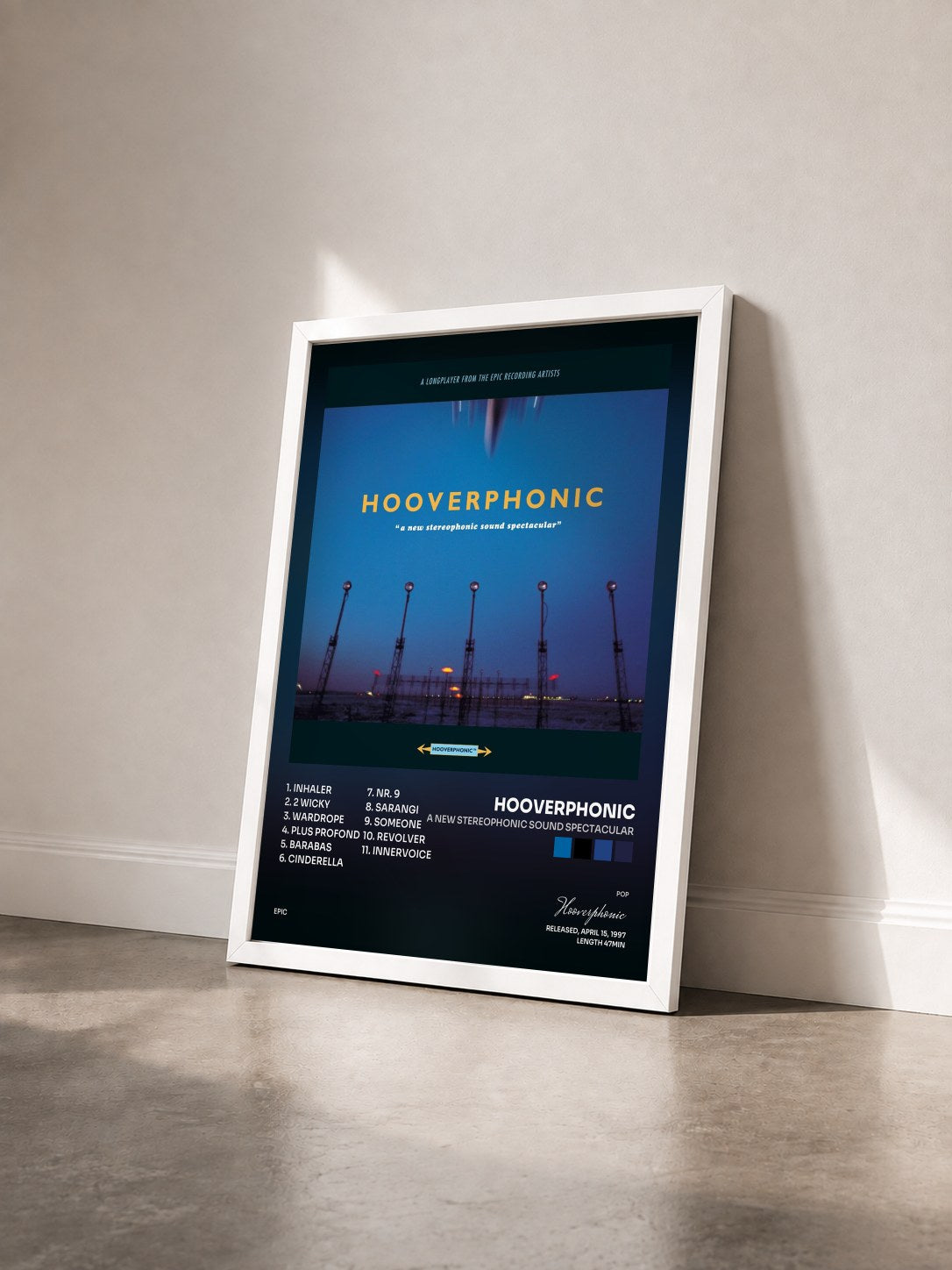 #blanc Tableau de l'album A New Stereophonic Sound Spectacular de Hooverphonic vu de trois quarts, cadre blanc