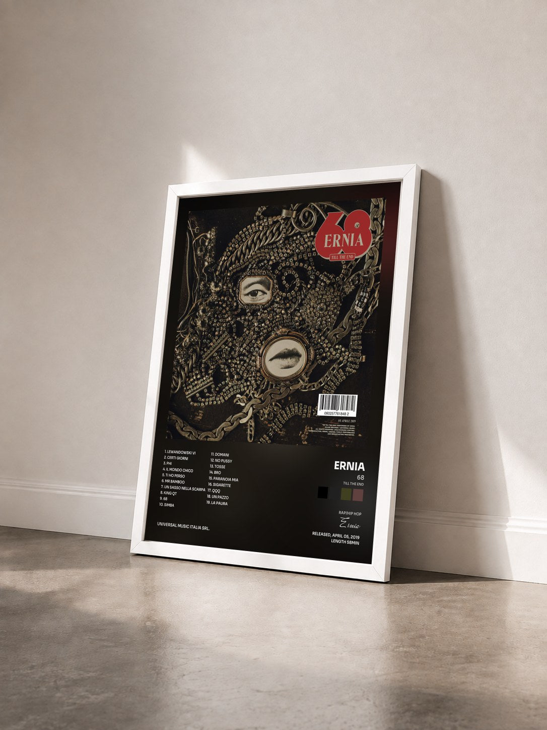 #blanc Tableau de l'album 68 (Till The End) de Ernia vu de trois quarts, cadre blanc