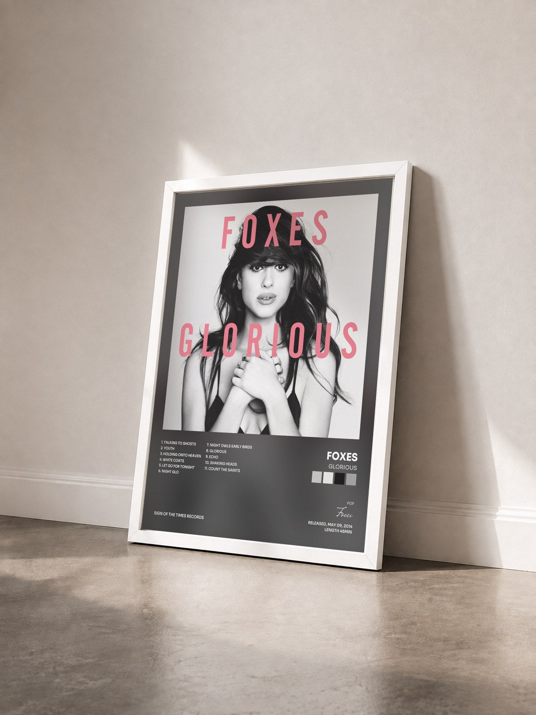 #blanc Tableau de l'album Glorious de Foxes vu de trois quarts, cadre blanc