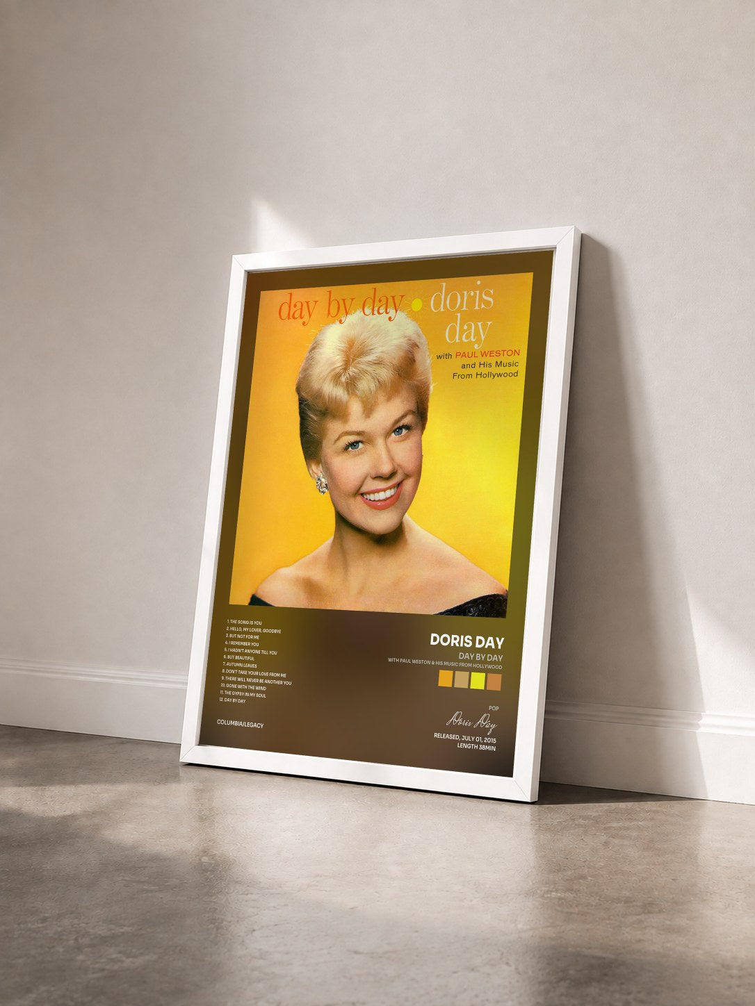 #blanc Tableau de l'album Day By Day (with Paul Weston & His Music From Hollywood) de Doris Day vu de trois quarts, cadre blanc