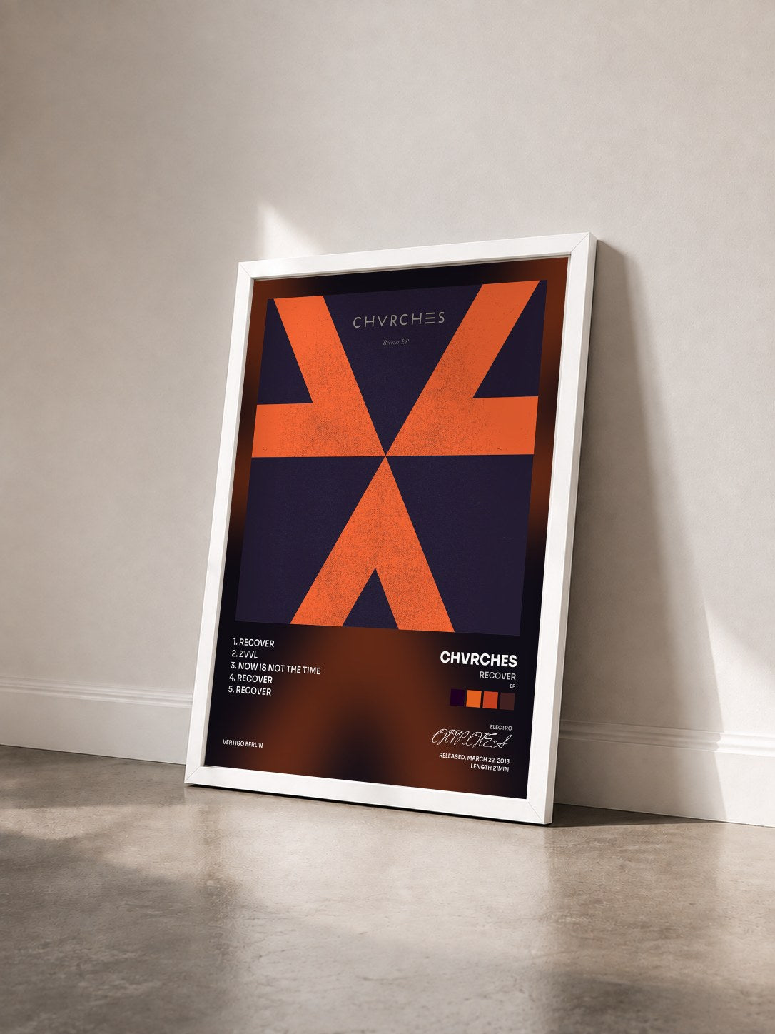#blanc Tableau de l'album Recover (EP) de CHVRCHES vu de trois quarts, cadre blanc