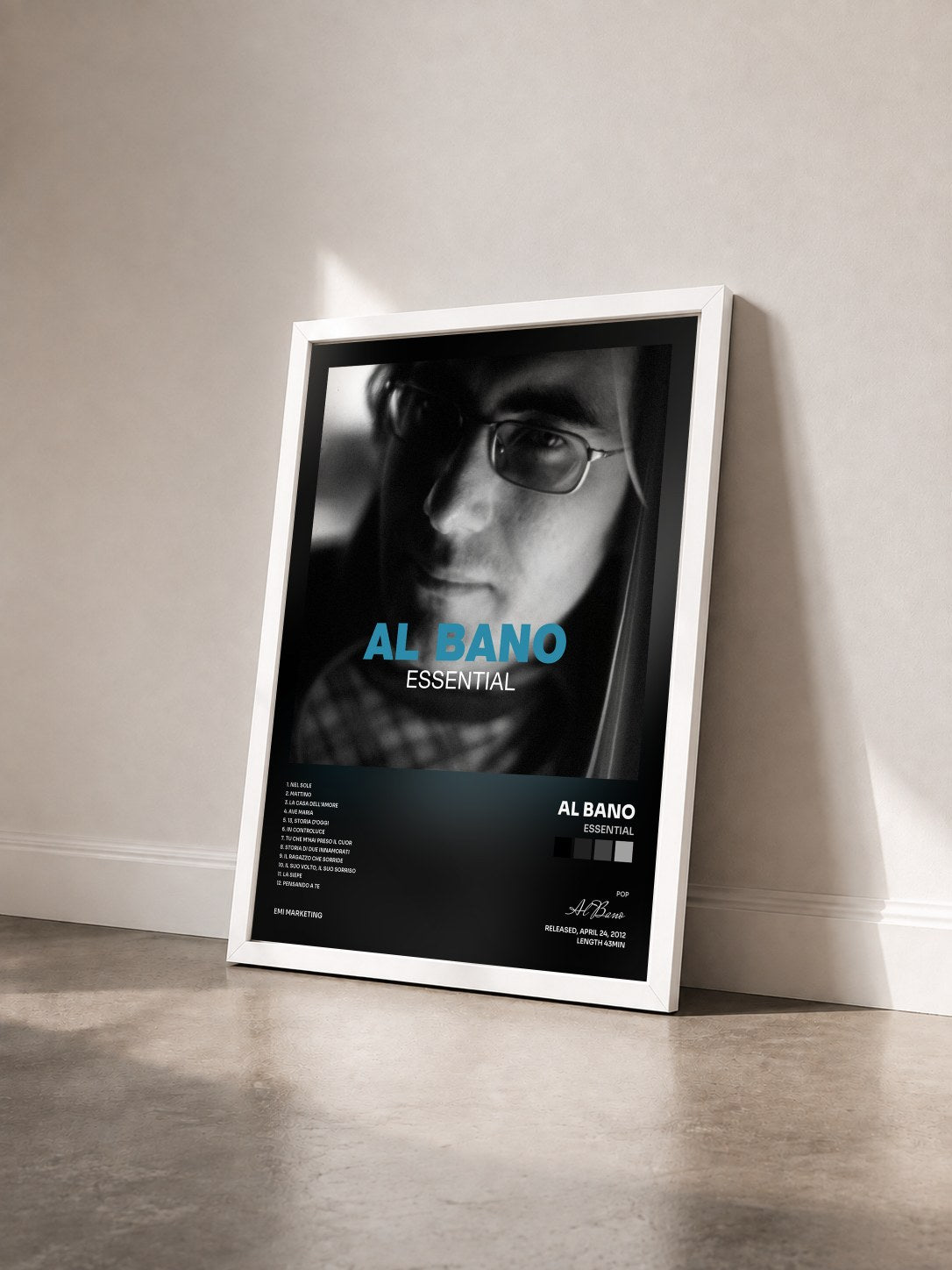 #blanc Tableau de l'album Essential de Al Bano vu de trois quarts, cadre blanc