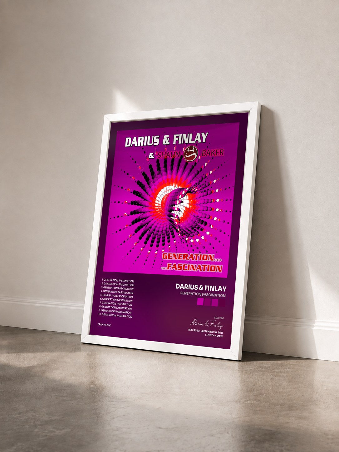 #blanc Tableau de l'album Generation Fascination de Darius & Finlay vu de trois quarts, cadre blanc