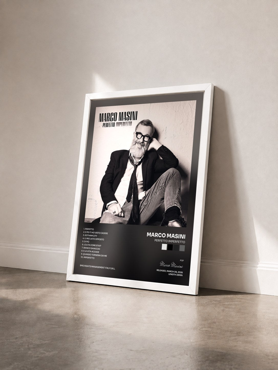 #blanc Tableau de l'album Perfetto imperfetto de Marco Masini vu de trois quarts, cadre blanc