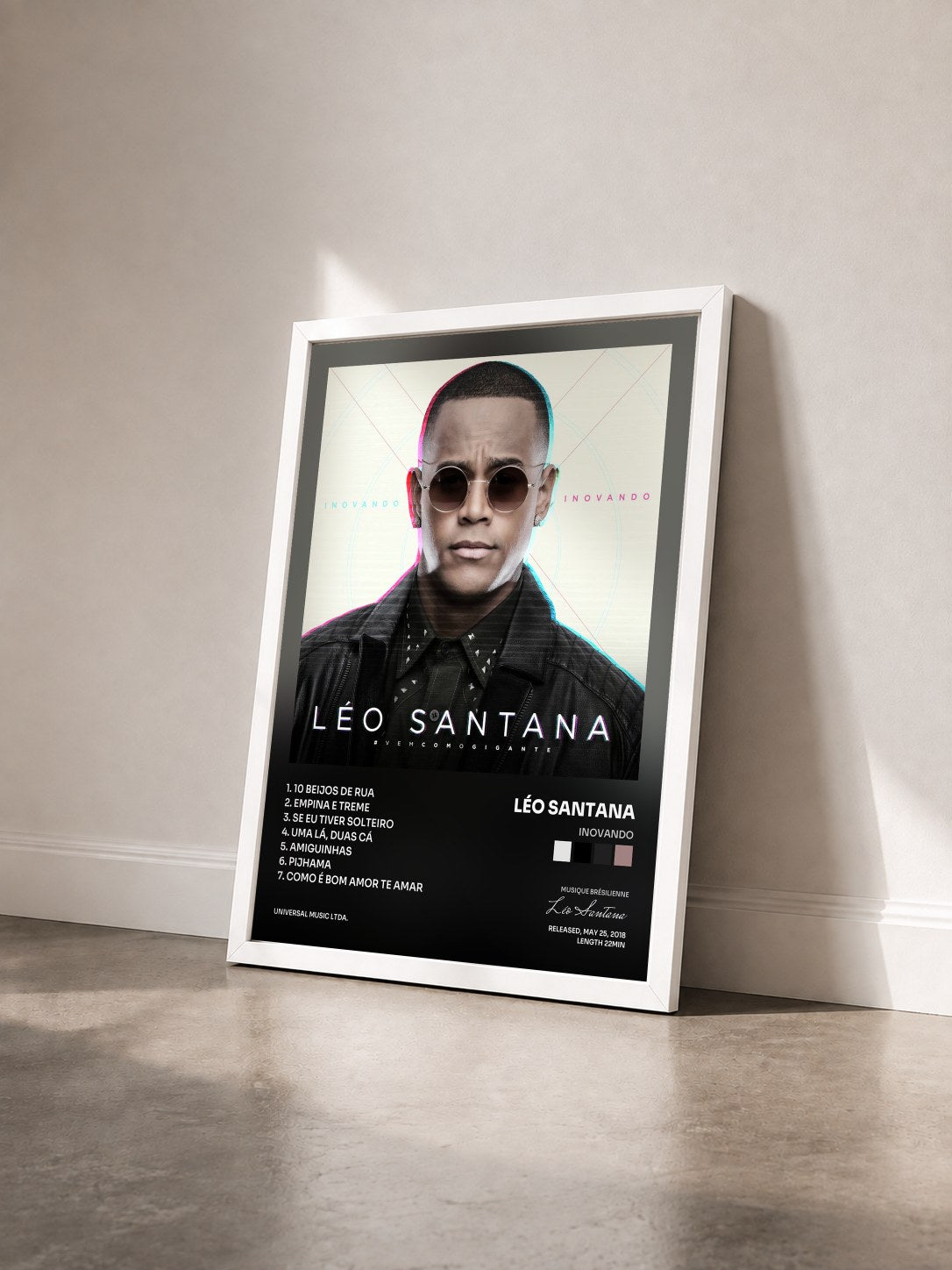 #blanc Tableau de l'album Inovando de Léo Santana vu de trois quarts, cadre blanc