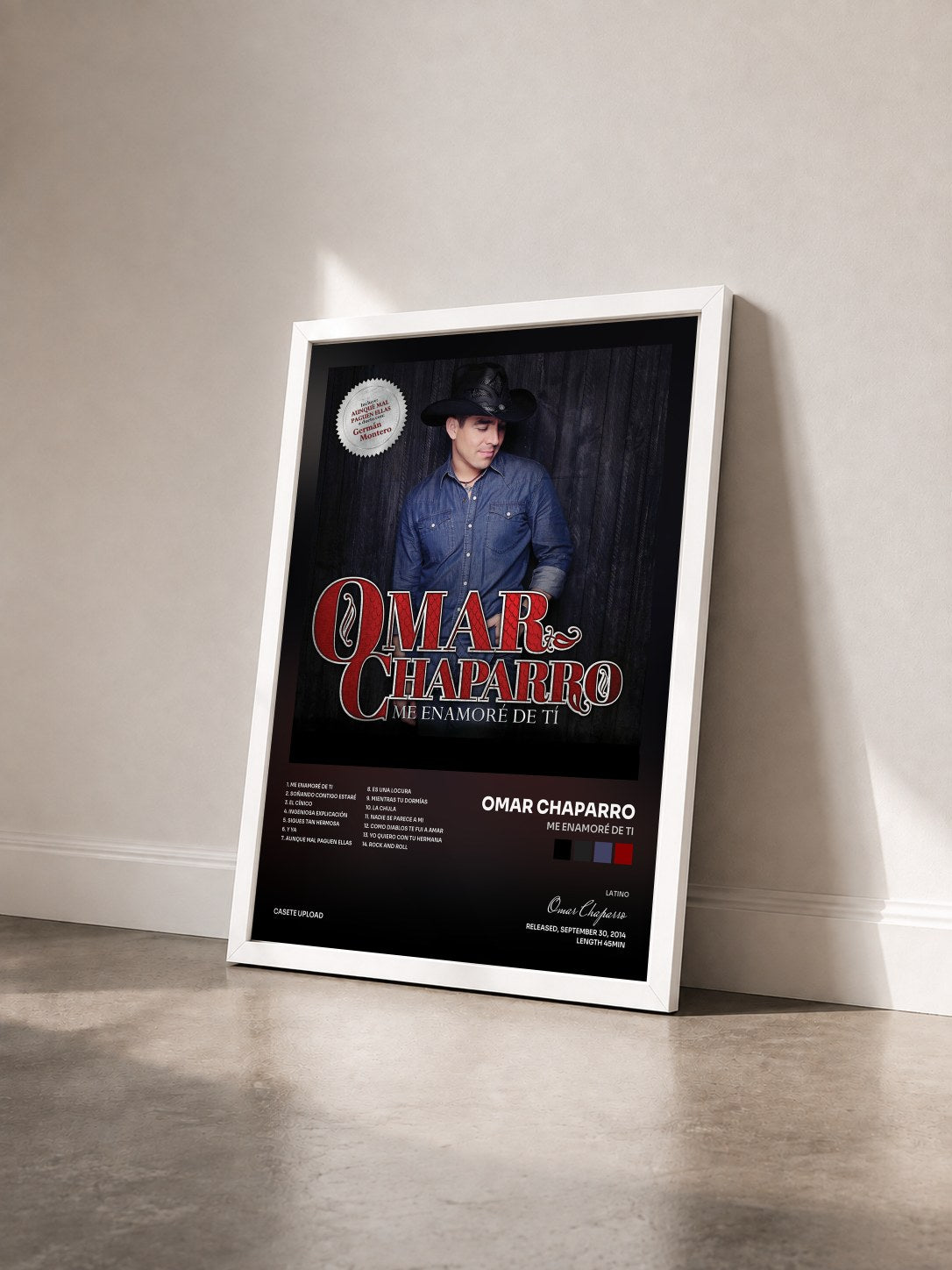 #blanc Tableau de l'album Me enamoré de ti de Omar Chaparro vu de trois quarts, cadre blanc