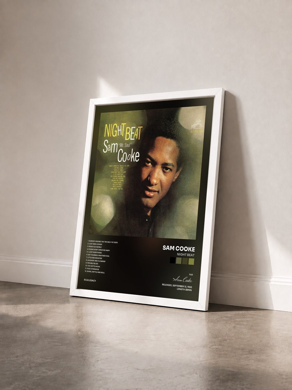 #blanc Night Beat di Sam Cooke in stampa incorniciata vista di tre quarti, cornice bianca