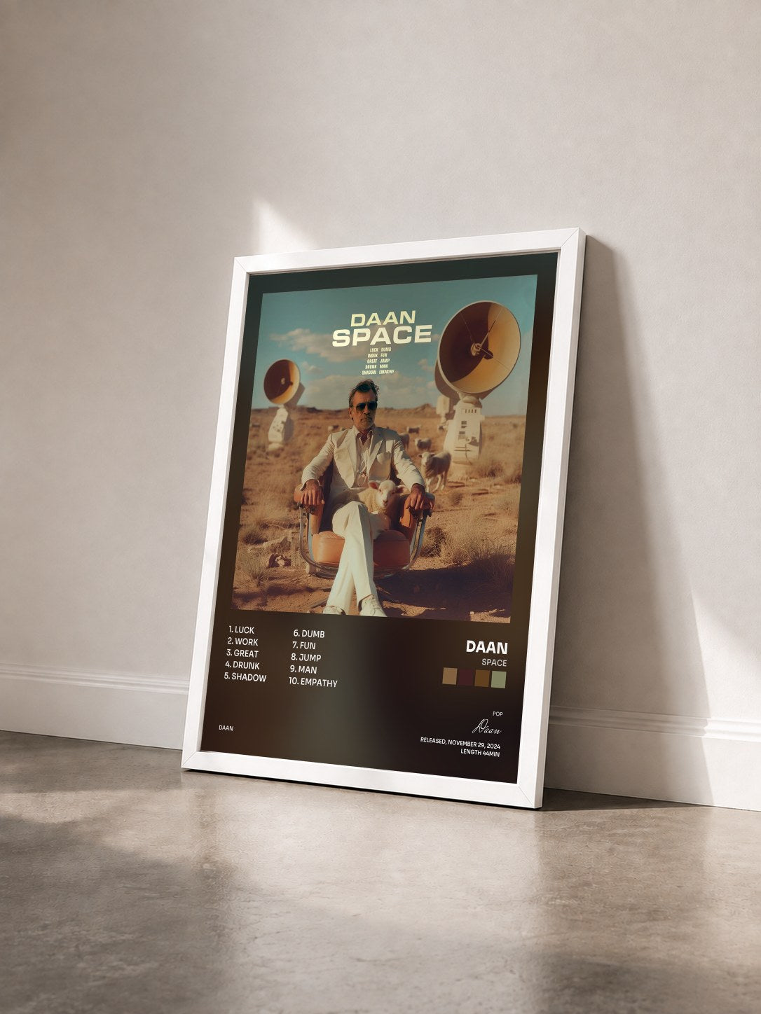 #blanc Tableau de l'album Space de Daan vu de trois quarts, cadre blanc