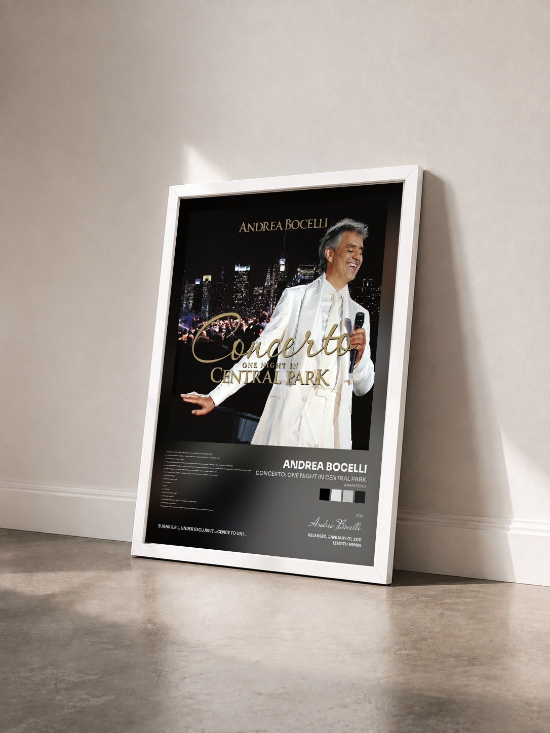 #blanc Tableau de l'album Concerto: One Night In Central Park (Remastered) de Andrea Bocelli vu de trois quarts, cadre blanc