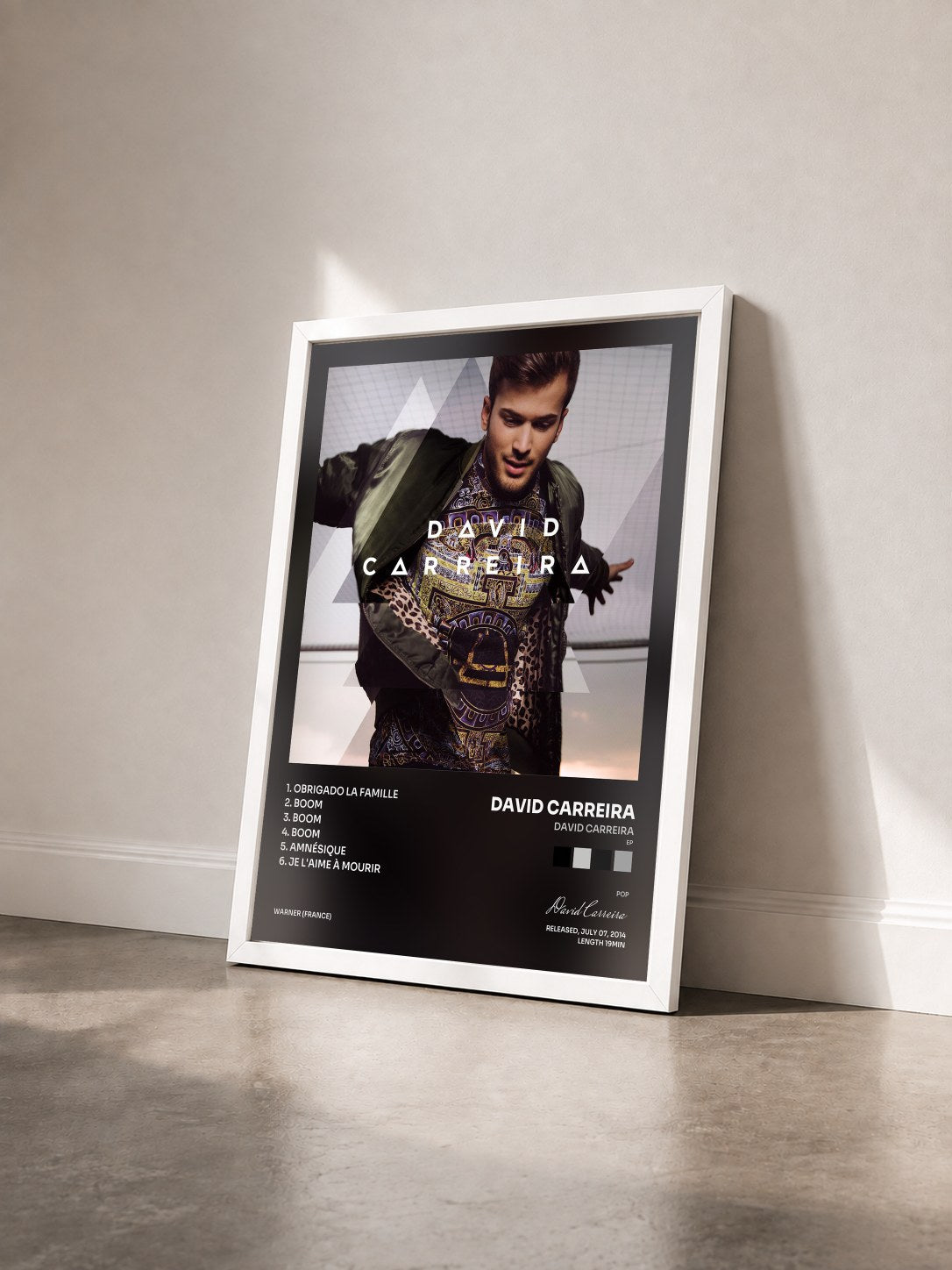 #blanc Tableau de l'album David Carreira (EP) de David Carreira vu de trois quarts, cadre blanc