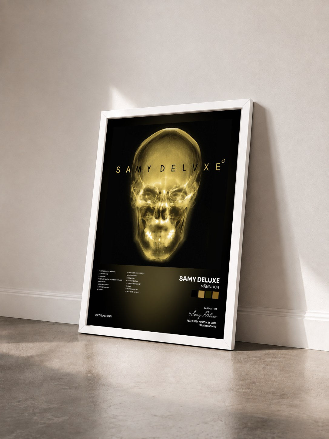 #blanc Tableau de l'album Männlich de Samy Deluxe vu de trois quarts, cadre blanc