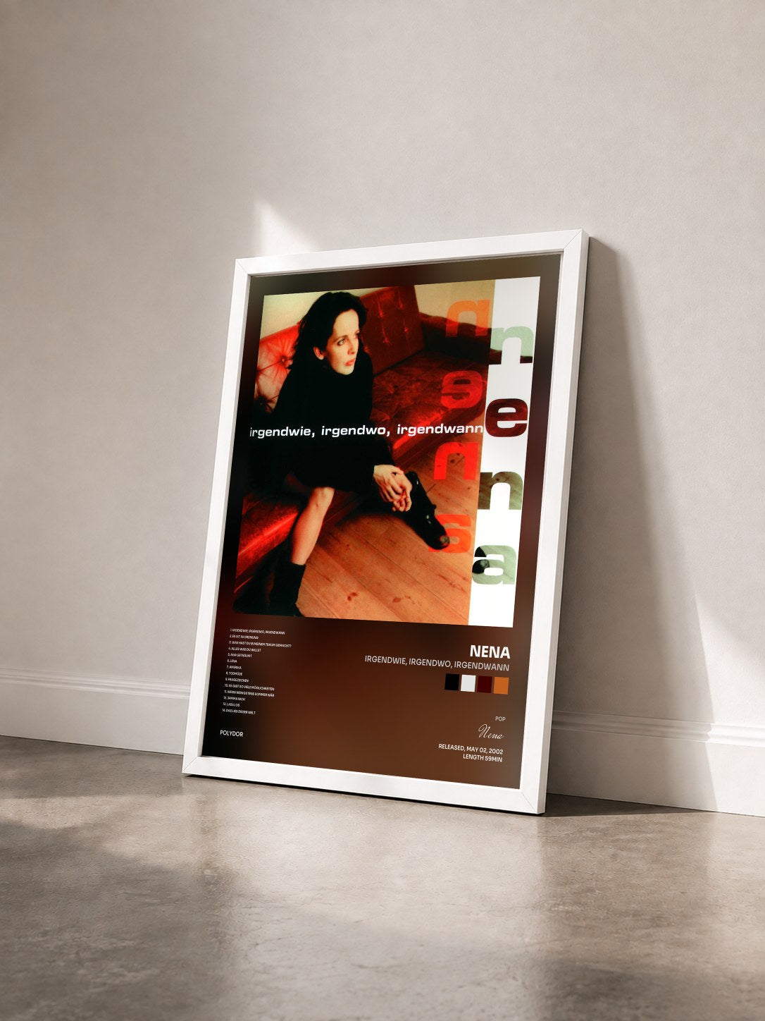 #blanc Tableau de l'album Irgendwie, irgendwo, irgendwann de Nena vu de trois quarts, cadre blanc