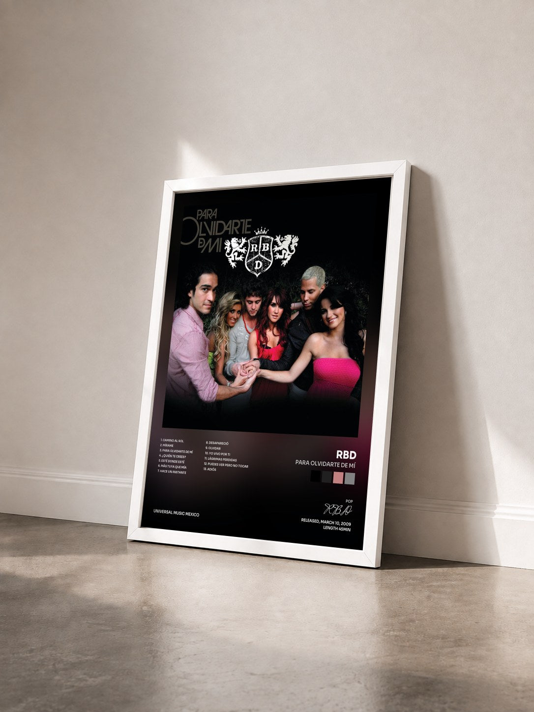 #blanc Tableau de l'album Para Olvidarte De Mí de RBD vu de trois quarts, cadre blanc