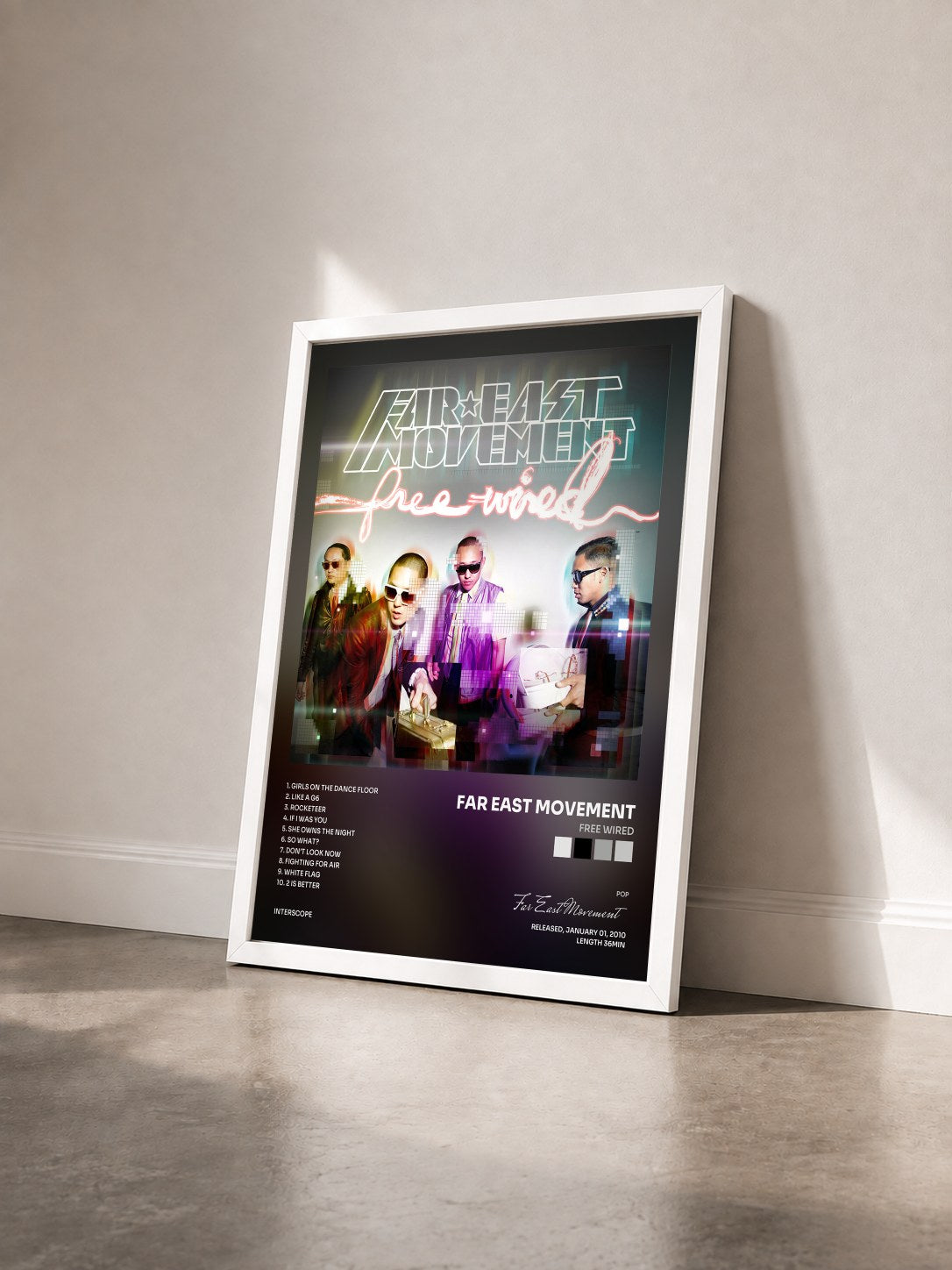 #blanc Tableau de l'album Free Wired de Far East Movement vu de trois quarts, cadre blanc