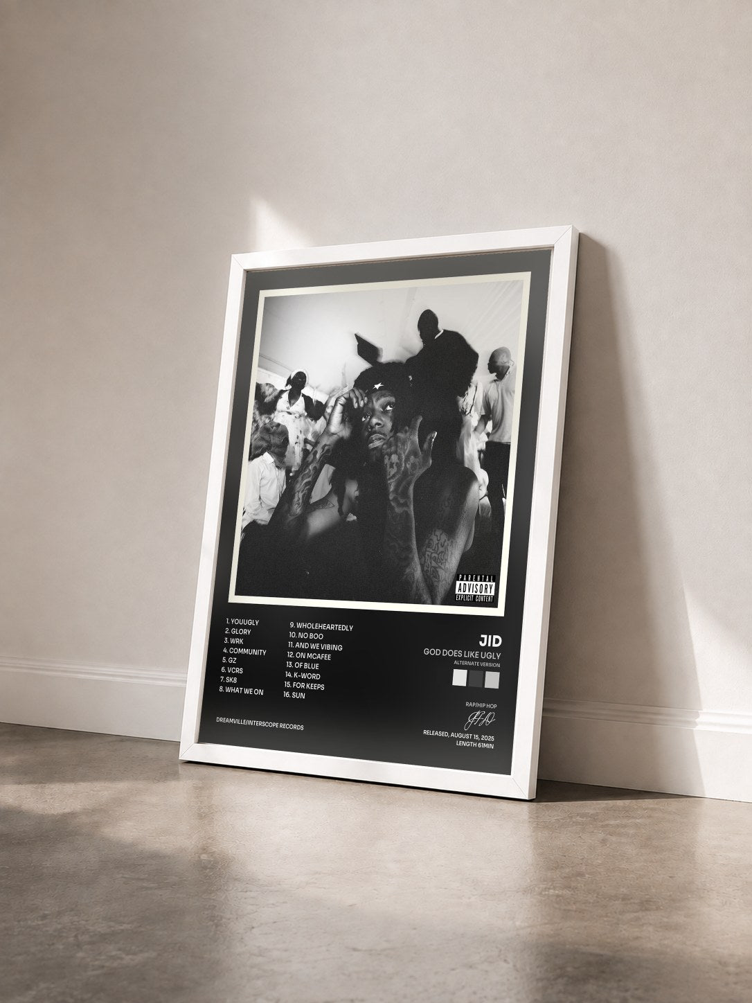 #blanc Tableau de l'album God Does Like Ugly (Alternate Version) de JID vu de trois quarts, cadre blanc