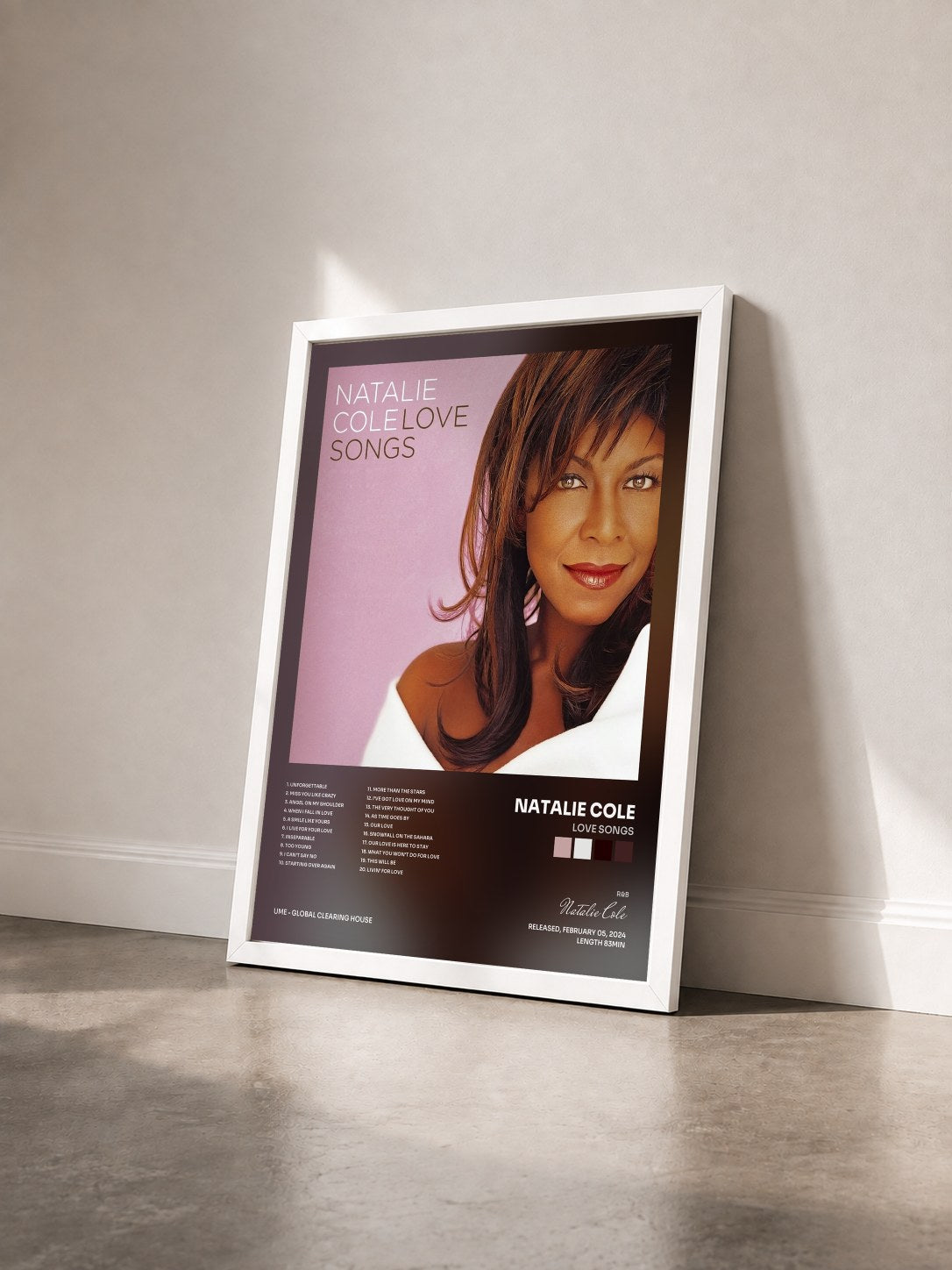 #blanc Tableau de l'album Love Songs de Natalie Cole vu de trois quarts, cadre blanc