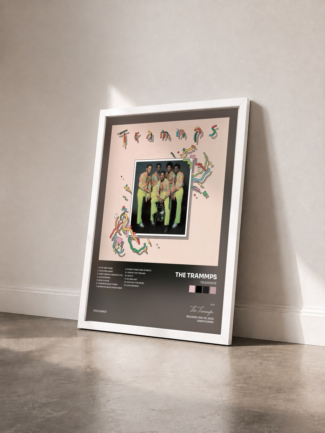 #blanc Tableau de l'album Trammps de The Trammps vu de trois quarts, cadre blanc