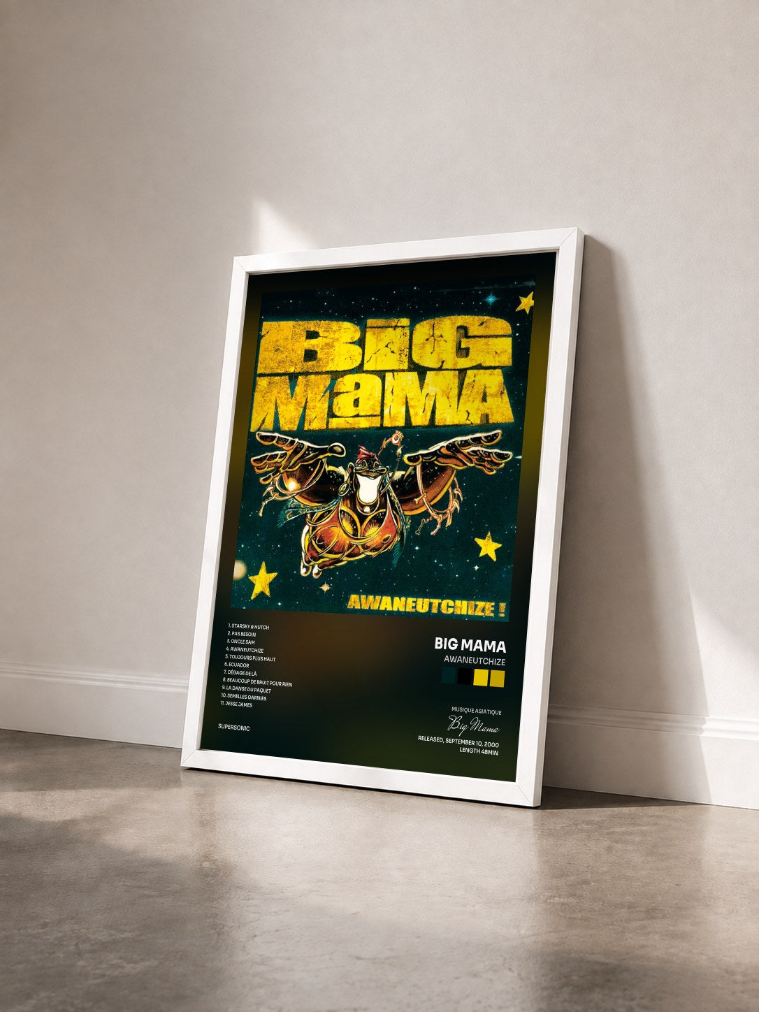 #blanc Tableau de l'album Awaneutchize de Big Mama vu de trois quarts, cadre blanc