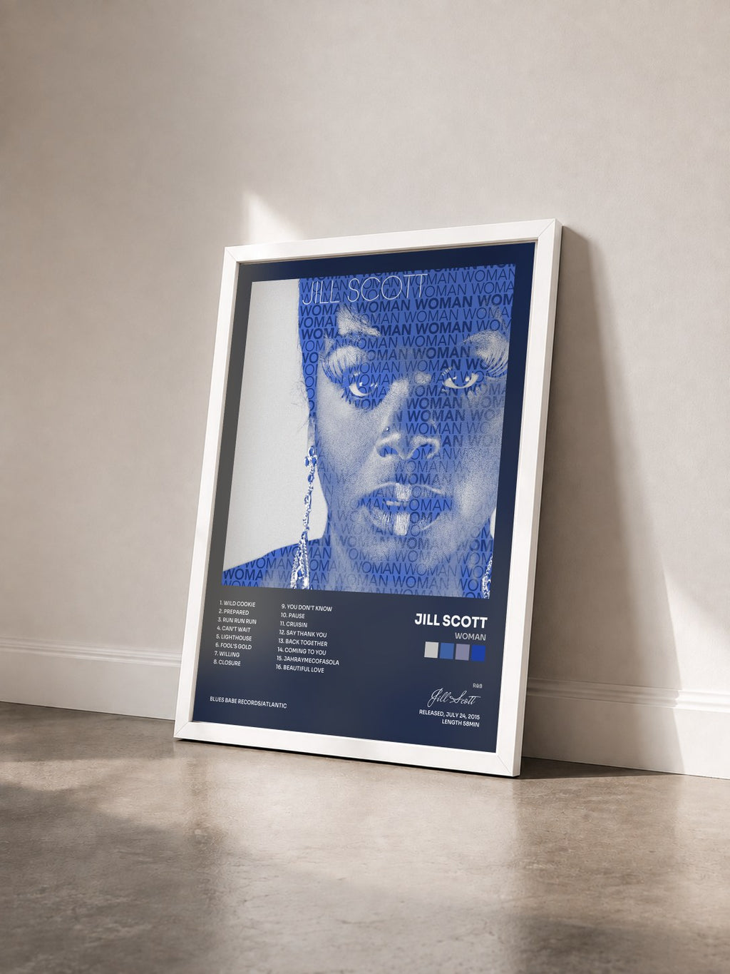 #blanc Tableau de l'album Woman de Jill Scott vu de trois quarts, cadre blanc