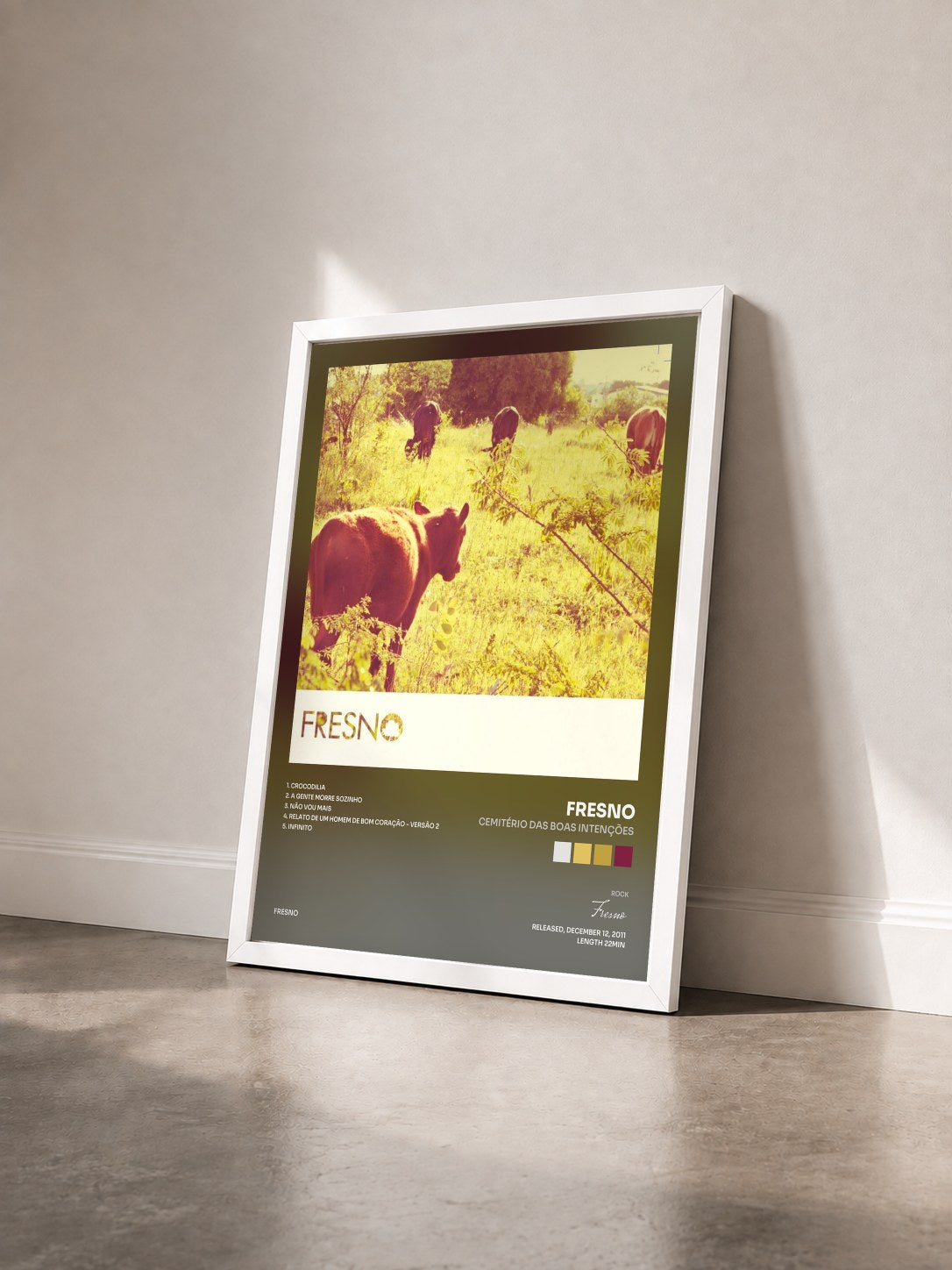 #blanc Tableau de l'album Cemitério Das Boas Intenções de Fresno vu de trois quarts, cadre blanc