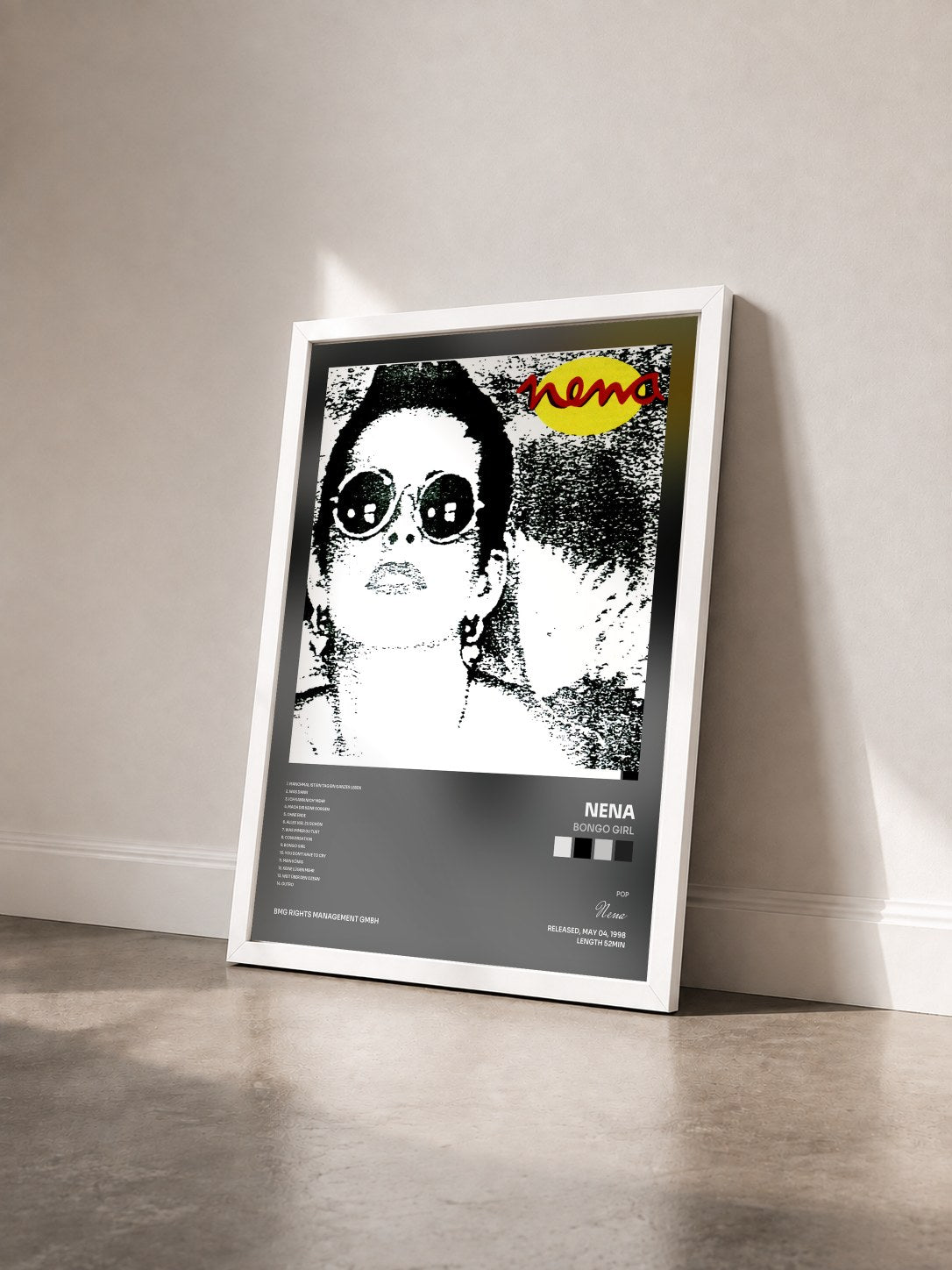 #blanc Tableau de l'album Bongo Girl de Nena vu de trois quarts, cadre blanc