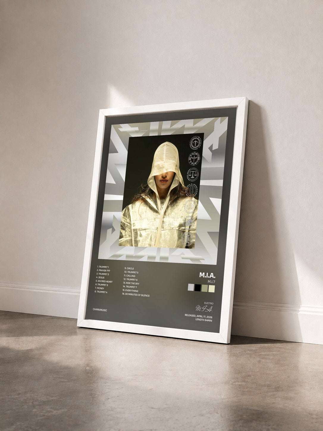 #blanc Tableau de l'album M.I.7 de M.I.A. vu de trois quarts, cadre blanc
