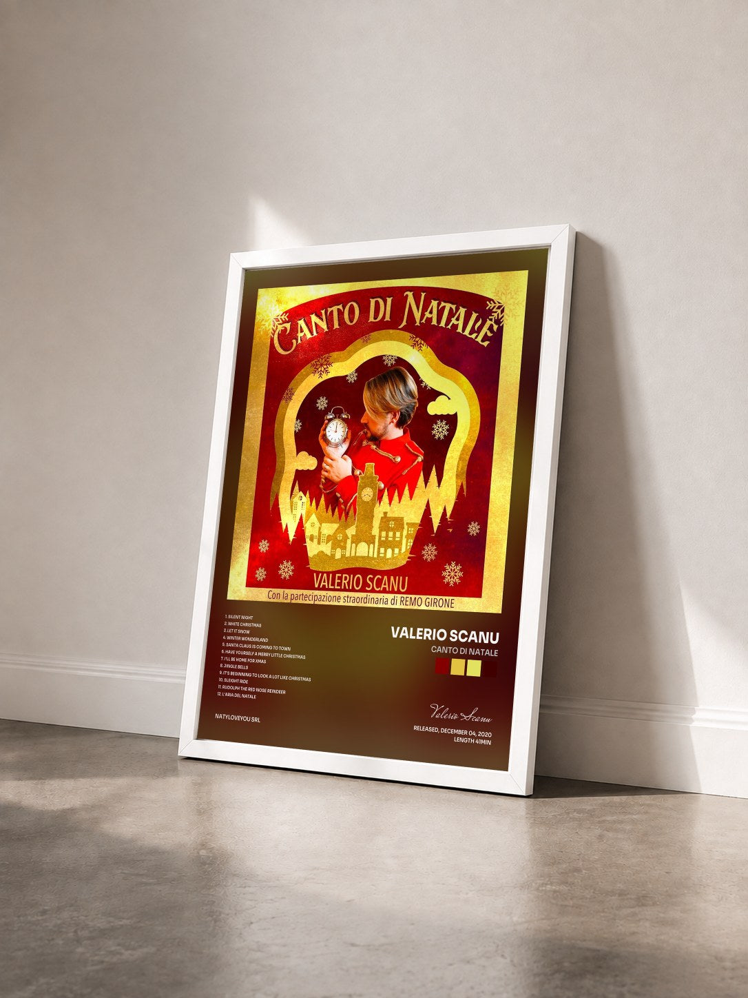 #blanc Tableau de l'album Canto di Natale de Valerio Scanu vu de trois quarts, cadre blanc