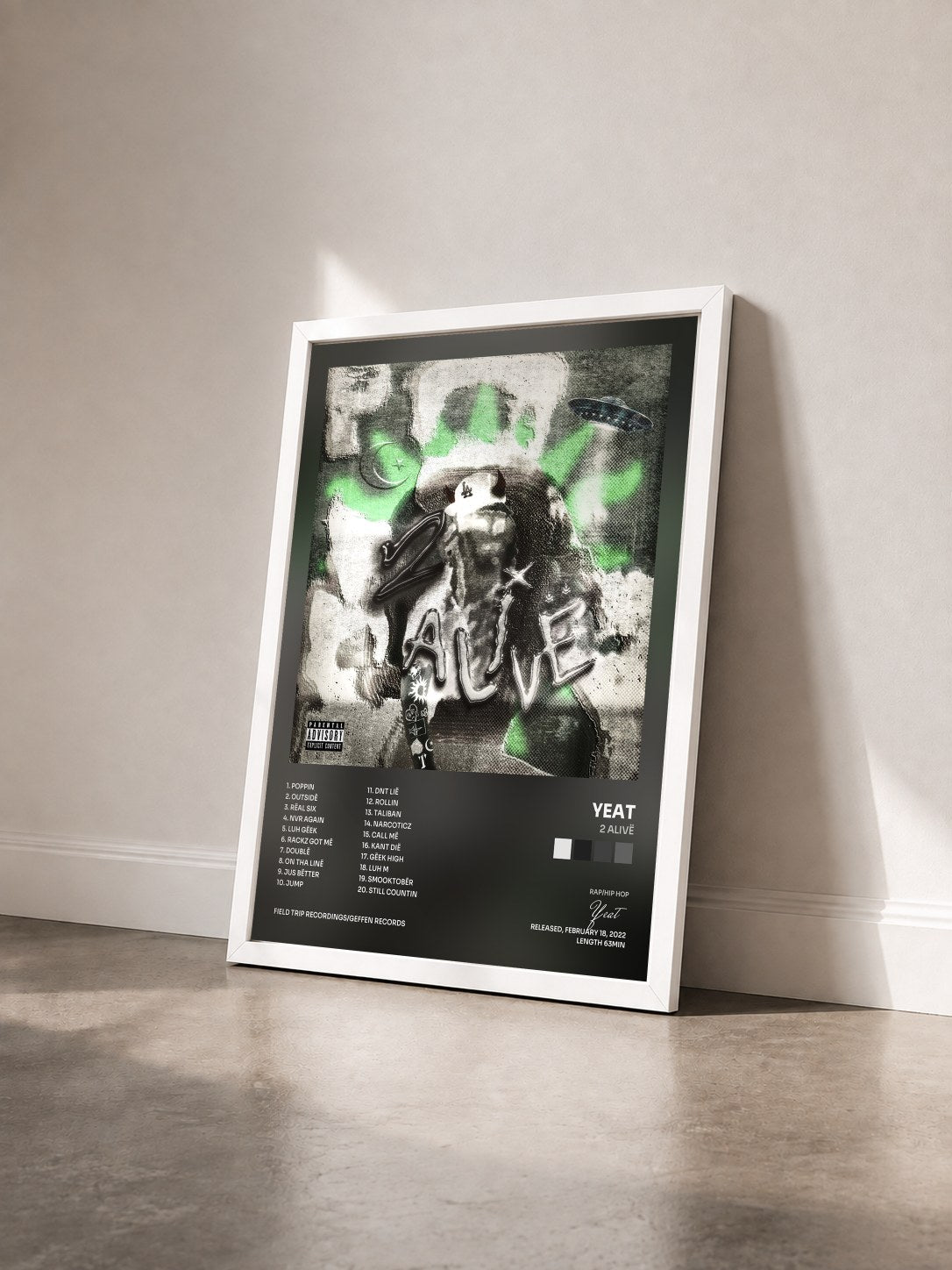 #blanc Tableau de l'album 2 Alivë de Yeat vu de trois quarts, cadre blanc