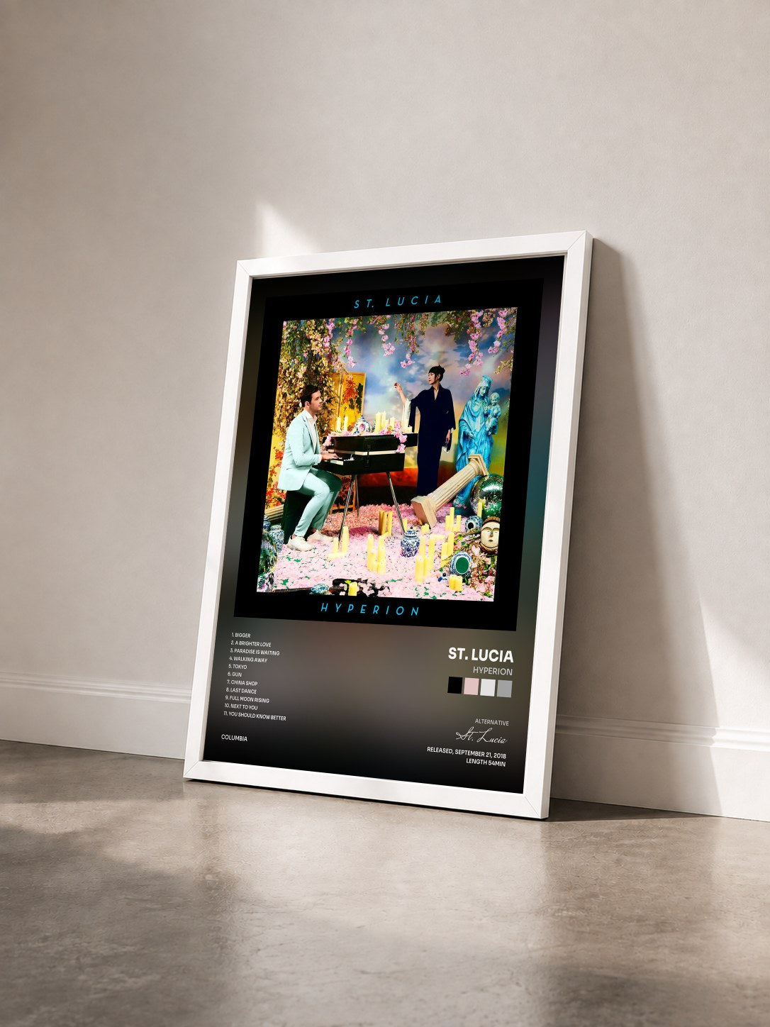 #blanc Tableau de l'album Hyperion de St. Lucia vu de trois quarts, cadre blanc