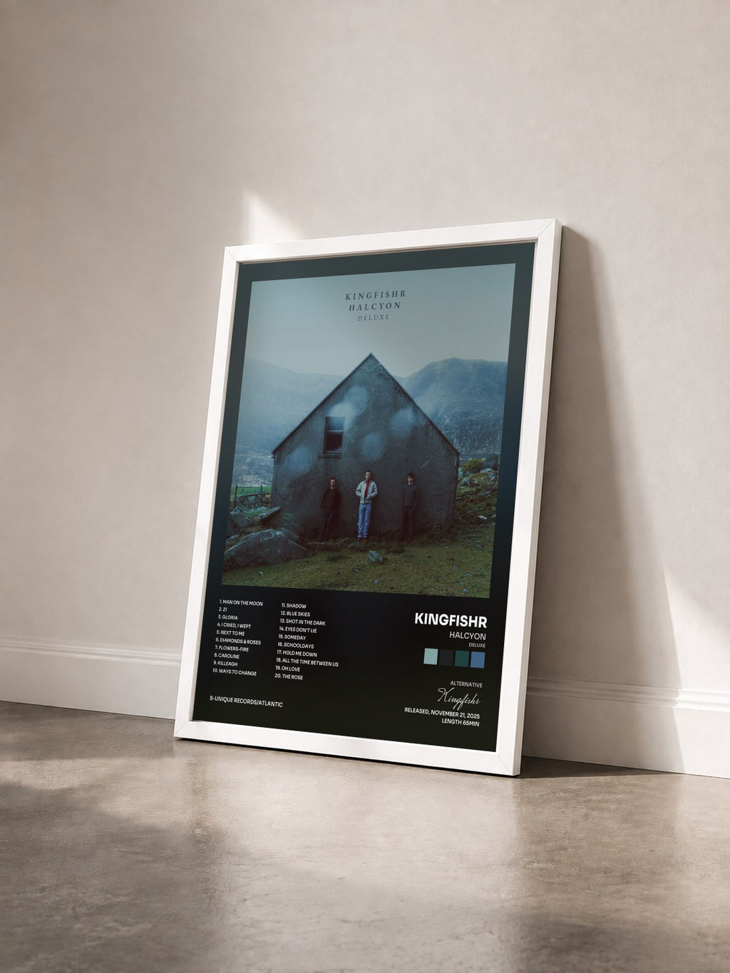 #blanc Tableau de l'album Halcyon (Deluxe) de Kingfishr vu de trois quarts, cadre blanc